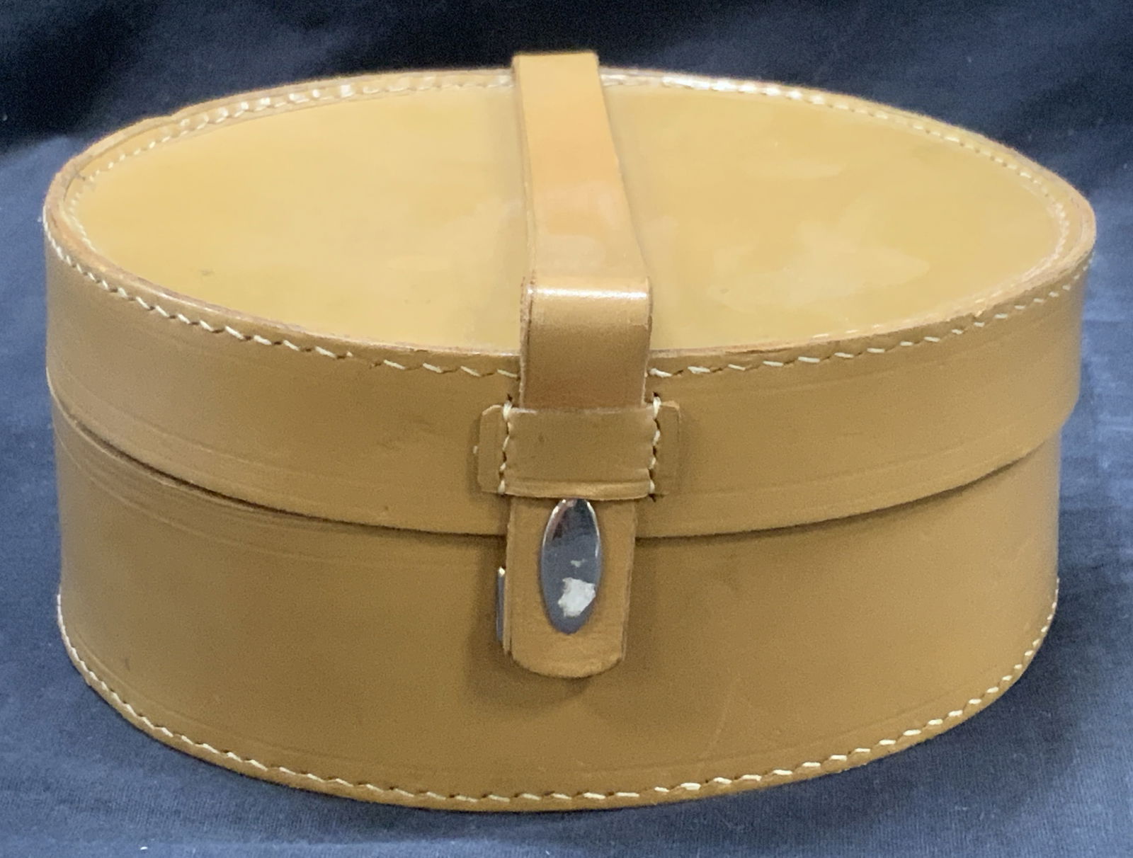 Vtg Mustard Tn Leather Collar Box (1 of 8)