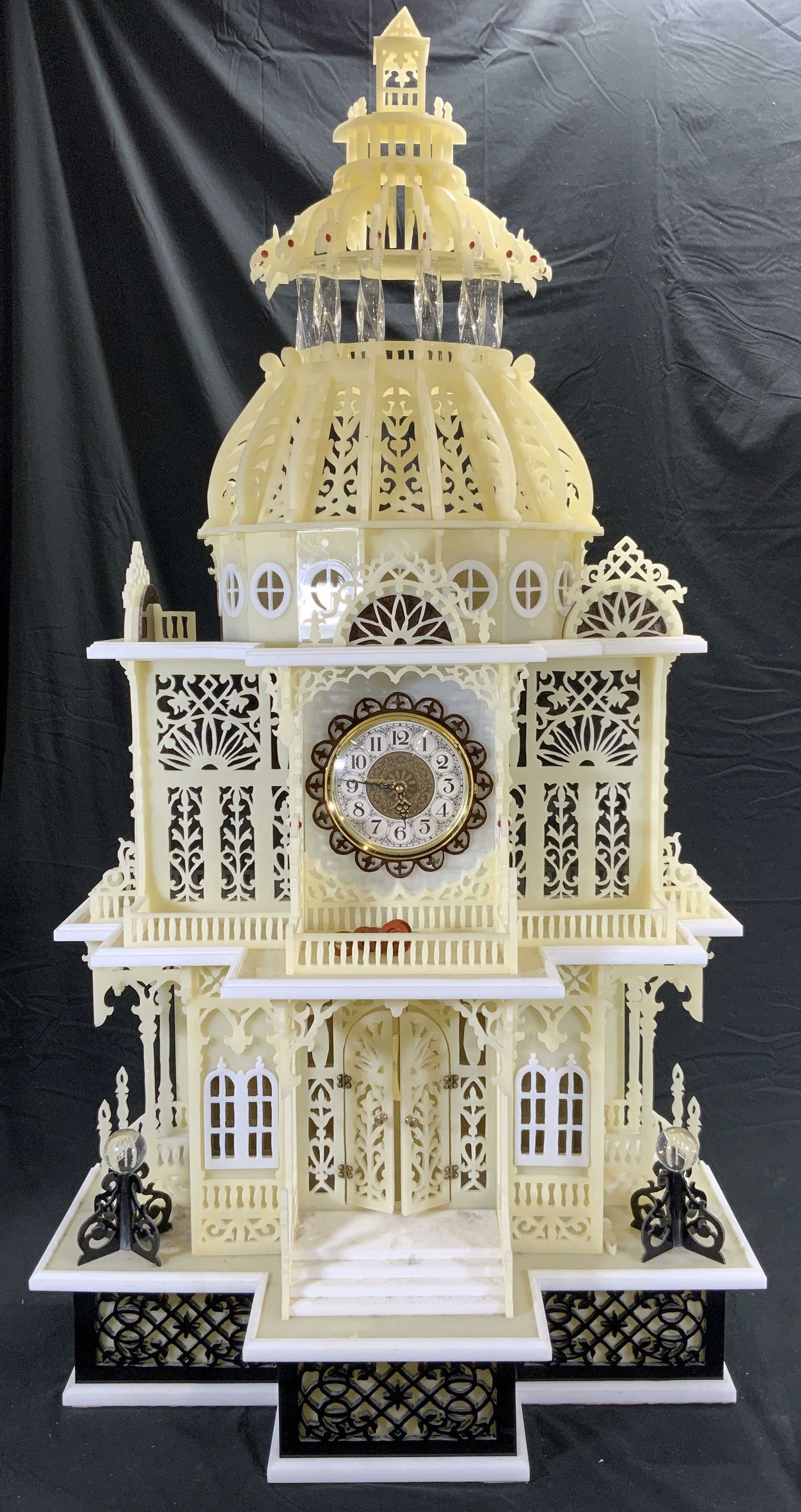 Vintage Domed Fretwork Pendulum Clock XL (1 of 16)