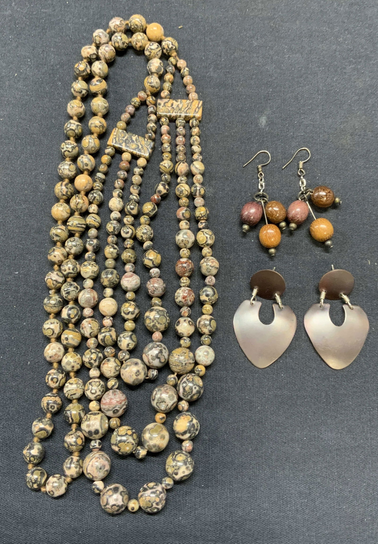Lot 3 Beaded Faux Stone Necklace, Dangle Earrings (1 of 6)