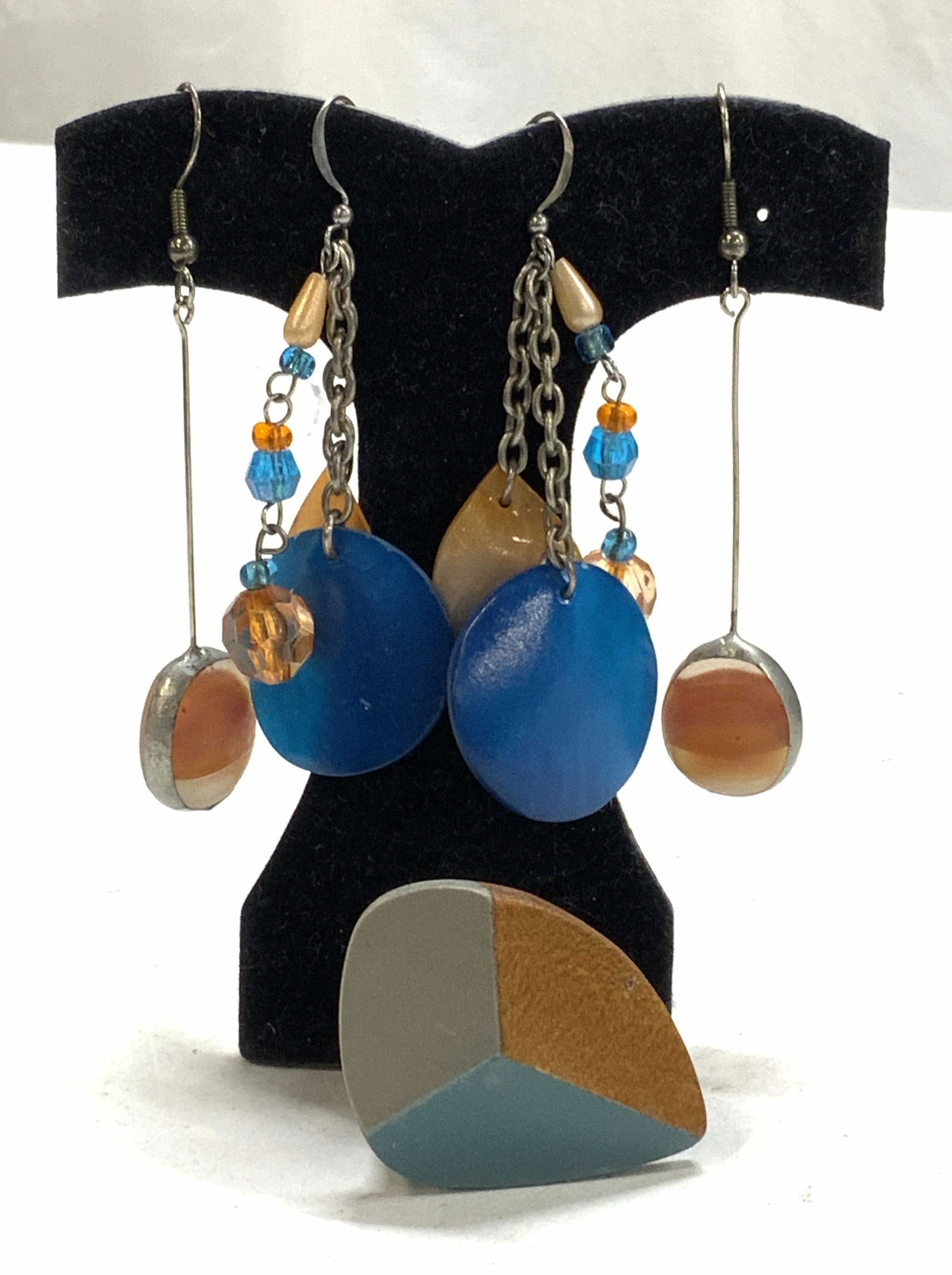 Lot 5 Chunky Wood Ring, 2 Prs Dangle Earrings (1 of 6)