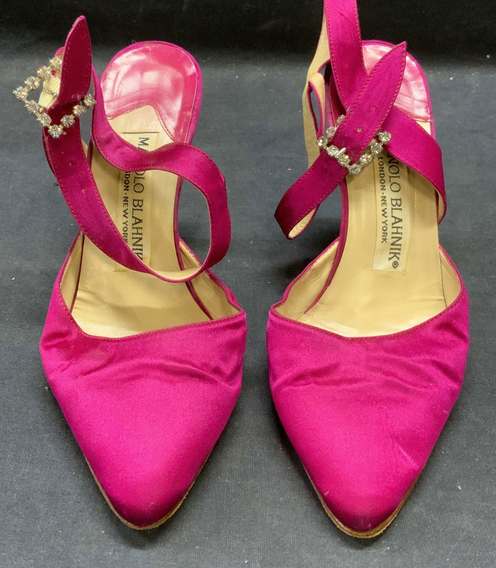 MANOLO BLAHNIK Hot Pink Crystal Heels Italy (1 of 9)