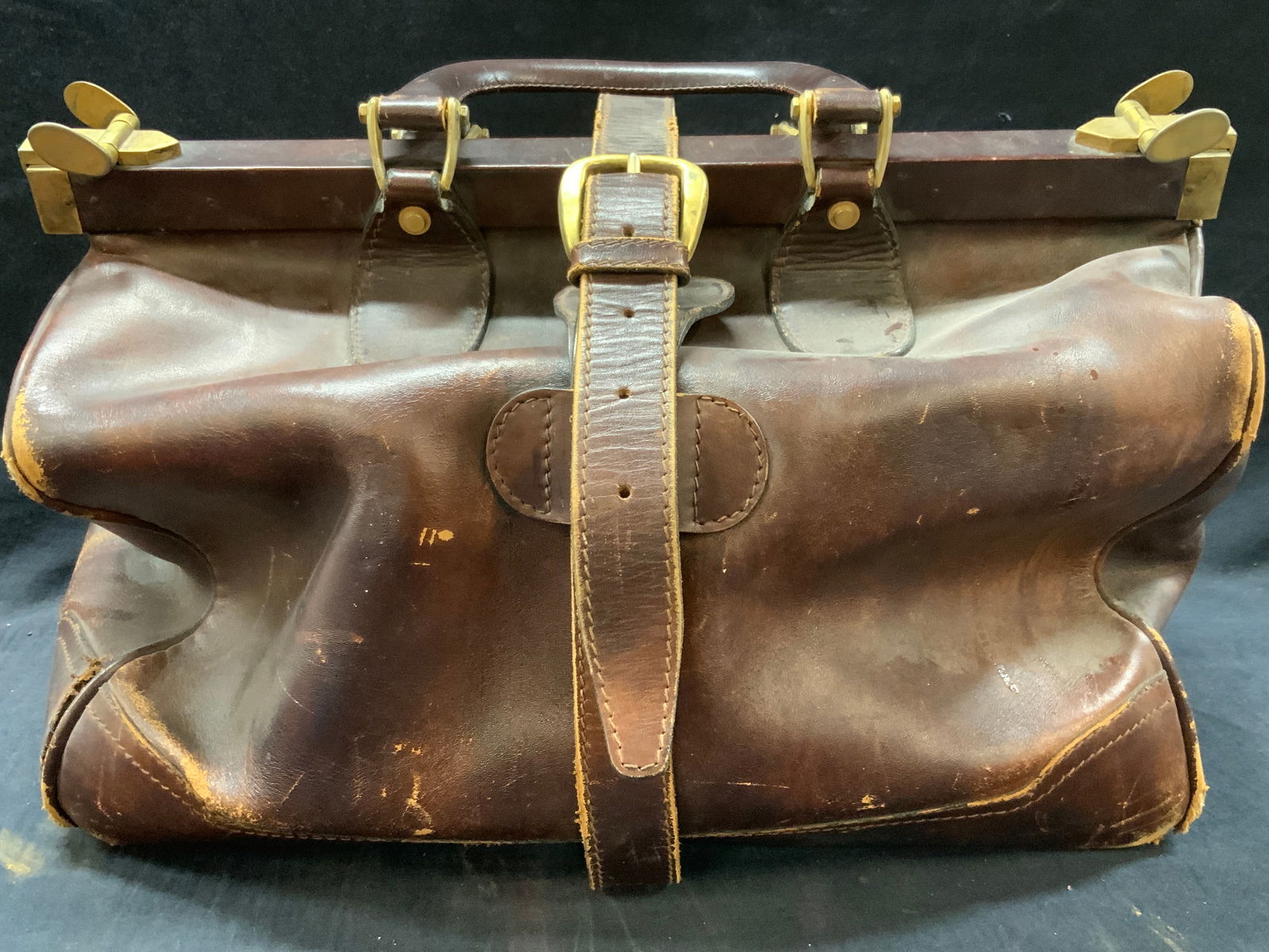 Antique Leather Doctors Bag (1 of 12)