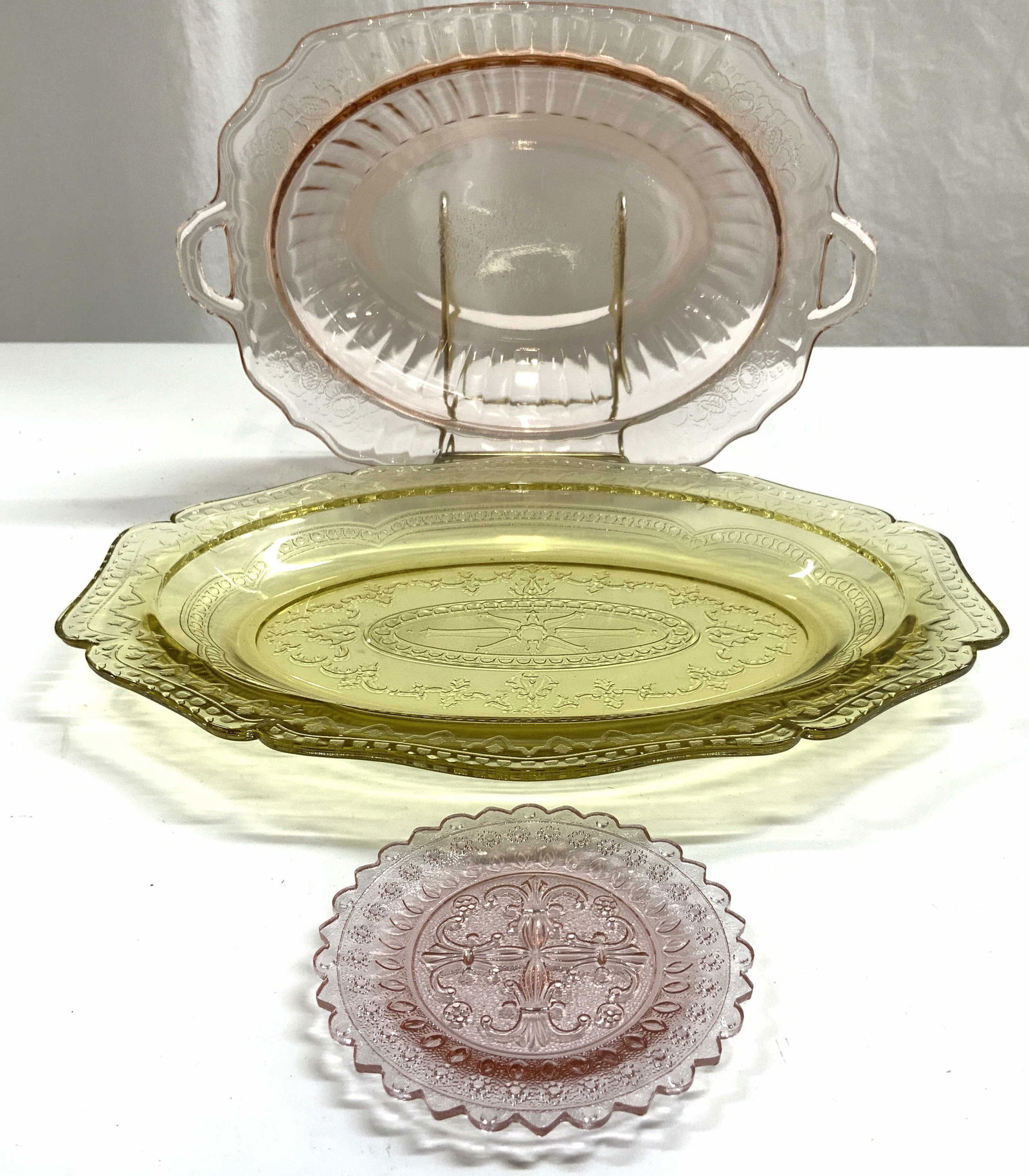 Lot 3 Yellow & Pink Depression Glass Dishes (1 of 6)