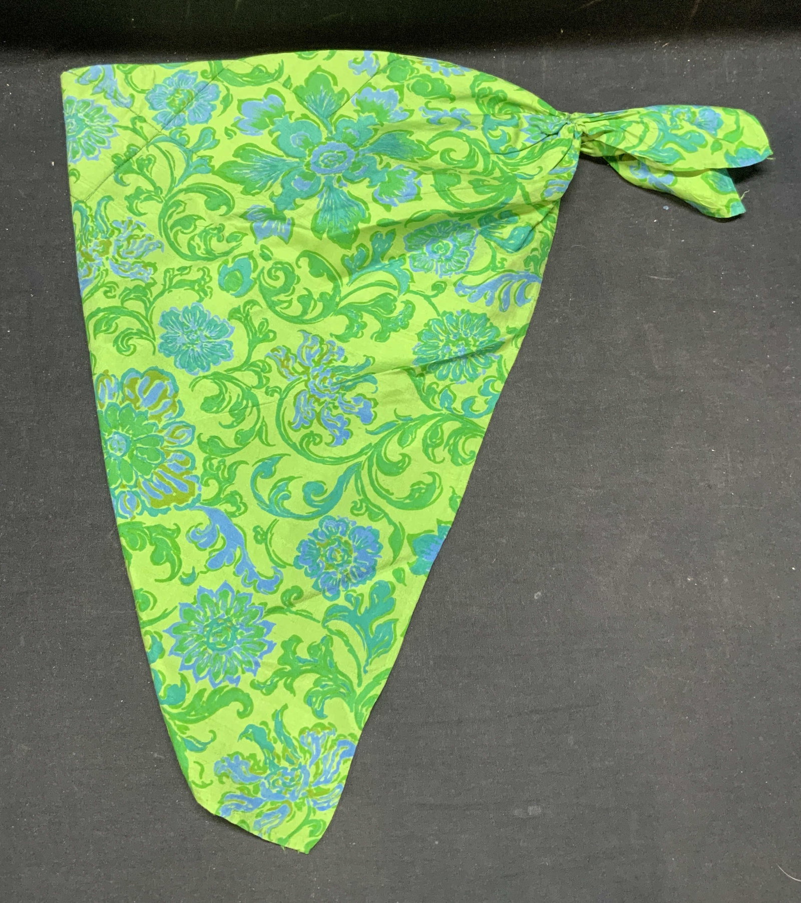 Star of Siam Floral Print Green Silk Bandana: Vintage Star of Siam green and blue floral print Bandana. 100% silk. Measures approx. 40 inches long. Some wear to material consistent with exposure. Star of Siam, star of Siam Bandana, ladies designe