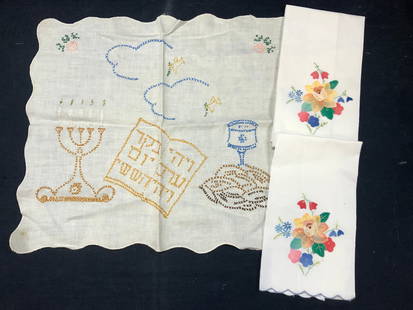 Lot 3 Vintage Embroidery Judaica & Floral Linens: Lot of 3 assorted linens. Set of 2 linen napkins with appliques of vibrant flowers on corners with scalloped edges 20 x 12.5 . The other is a cross stitched embroidered linen napkin with Judaica motif