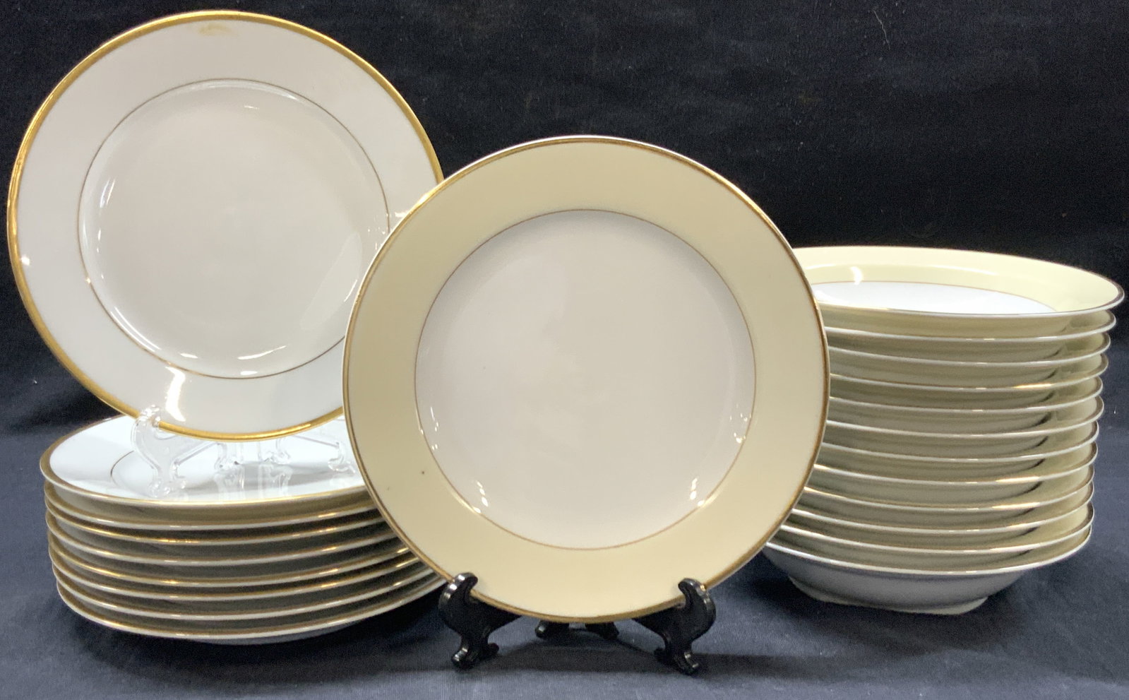 Lot22 RC Japan & HAVILAND Germany Porcelain Dishes: Set of 22 R.C and HAVILAND marked porcelain dishes and bowls, made in Japan & Germany. 13 dishes and bowls marked R.C in off whit and white tones 1 dish at 6 inch diameter and bowls at 1.25 inches tal