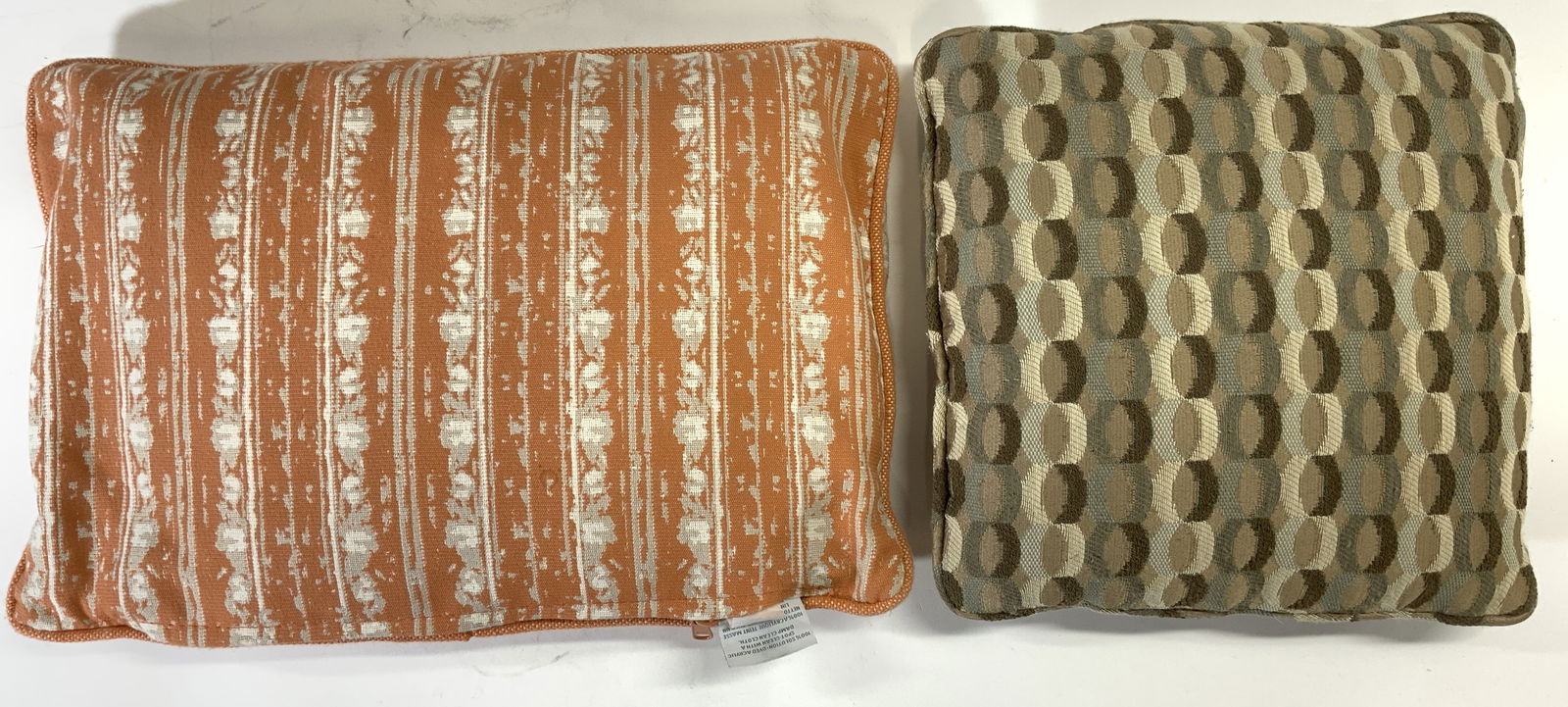 RESTORATION HARDWARE Lot 2 Throw Pillows (1 of 7)