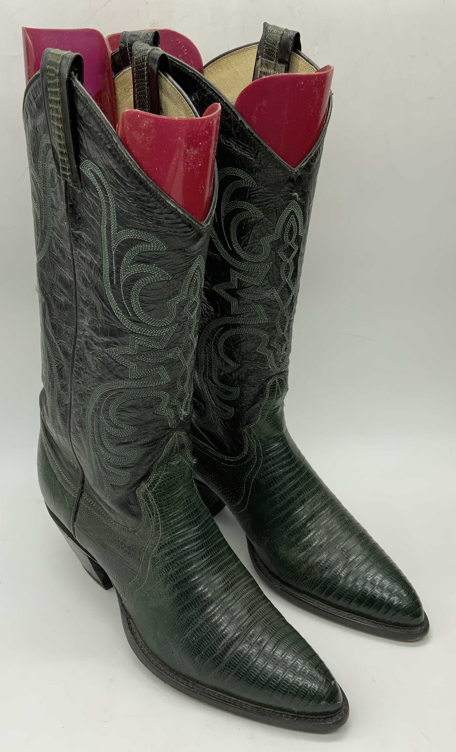 Larry Mahan Black & Green Reptile Leather Boots: Larry Mahan black and green reptile leather cowboy boots. Measure approx. 9.5 inches long. Some wear to leather and soles consistent with exposure. Larry Mahan, Larry Mahan boots, ladies designer boot