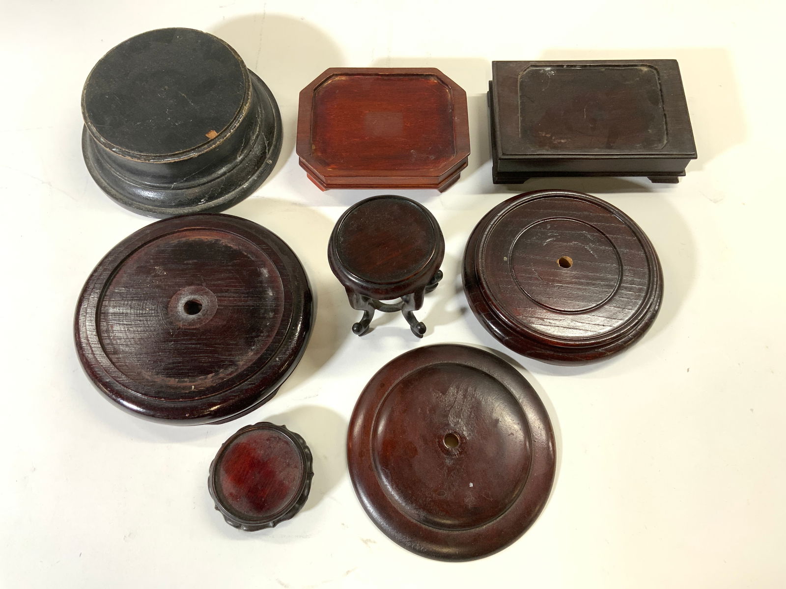 Lot 8 Assorted Carved Wooden Stands (1 of 9)