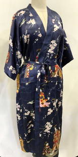 Plum Blossom & Geisha Asian Robe w Belt: Navy Asian Robe, plus size XL 46 in. Long. Light fabric wear, large hand pockets. Plum blossom and geisha girl decor. Has a matching belt. Silky polyester fabric. Ladies Asian robe, Navy Asian robe, G