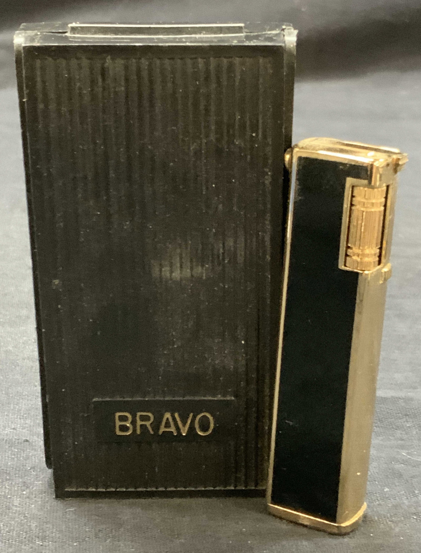 Vintage Gold Tn Bravo Gas Lighter W Org. Box (1 of 9)