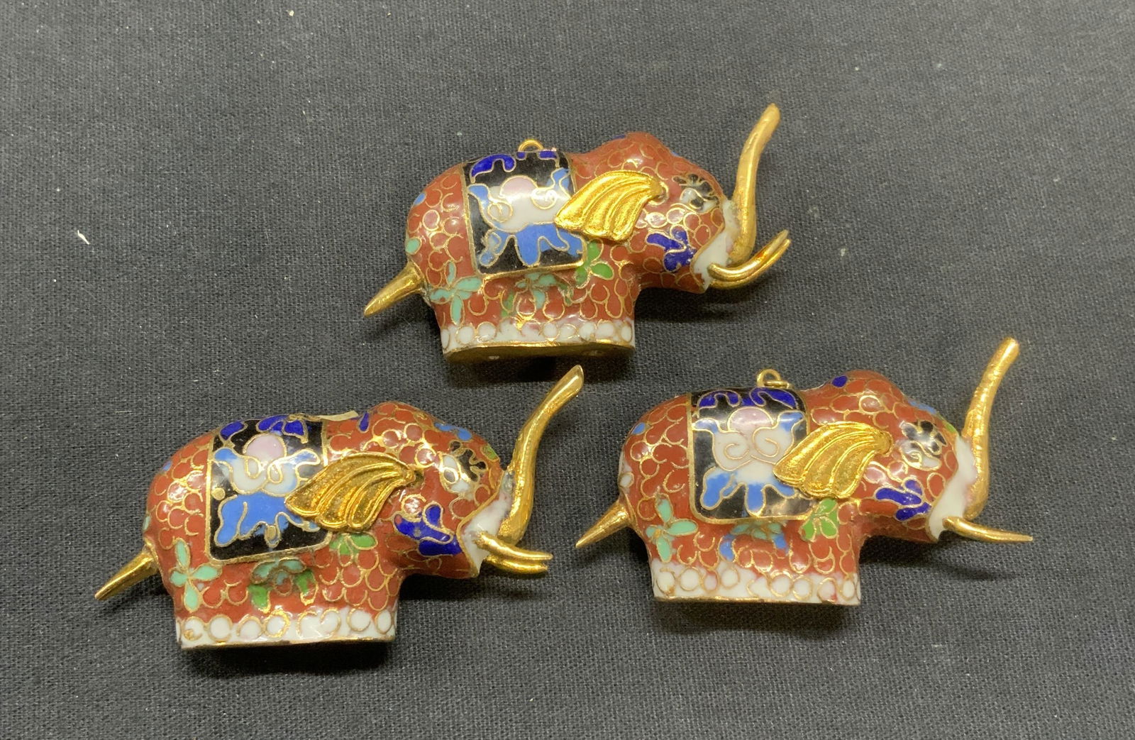 Lot 3 Chinese Cloisonne Elephant Pendants (1 of 7)