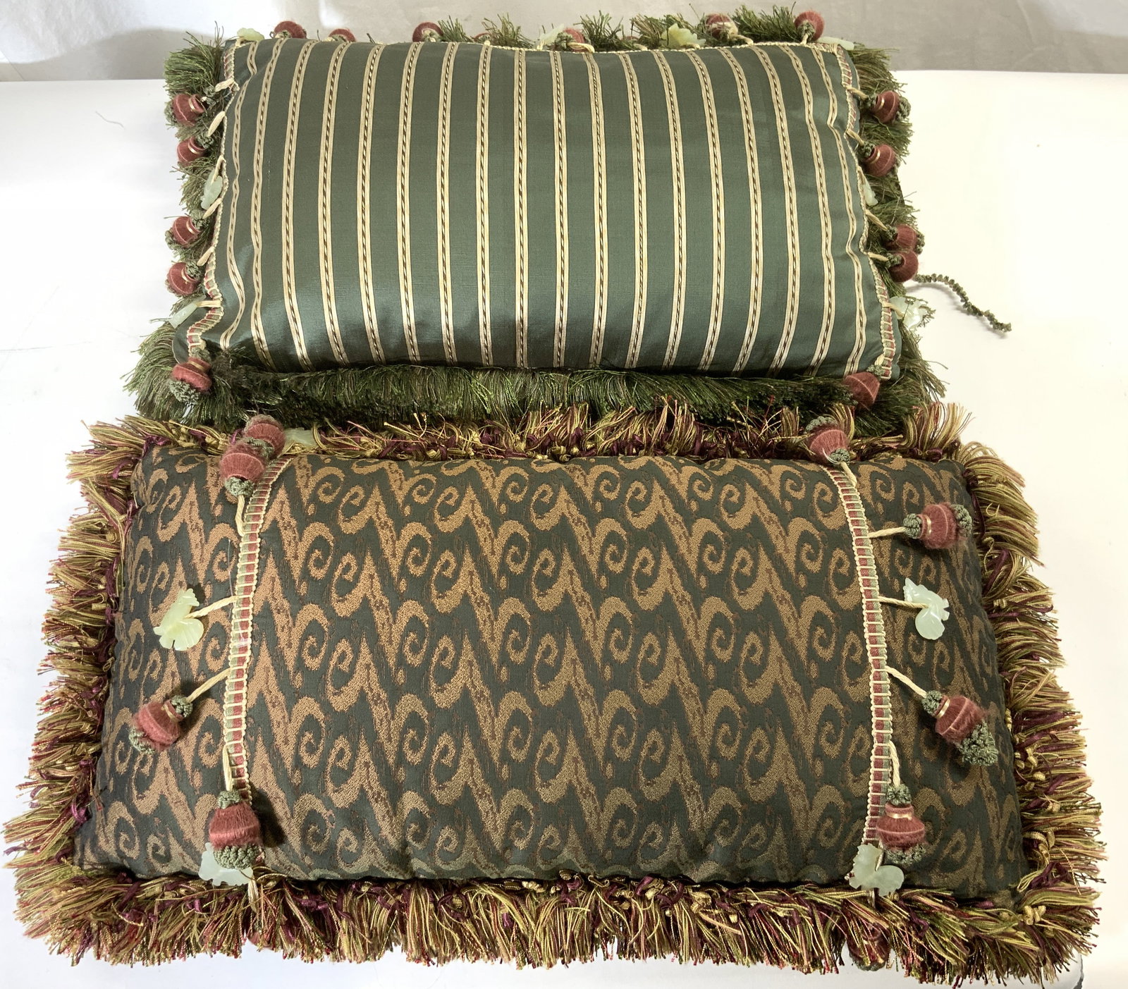 Lot 2 Fringed Throw Pillows W Chicken Fig Detail (1 of 8)