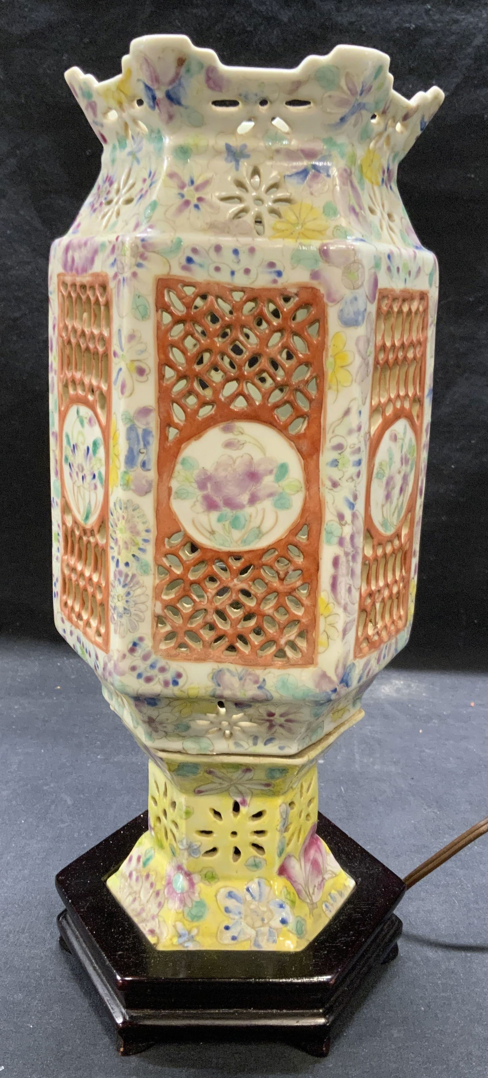 Vintage Chinese Famille Rose Porcelain Lamp (1 of 7)