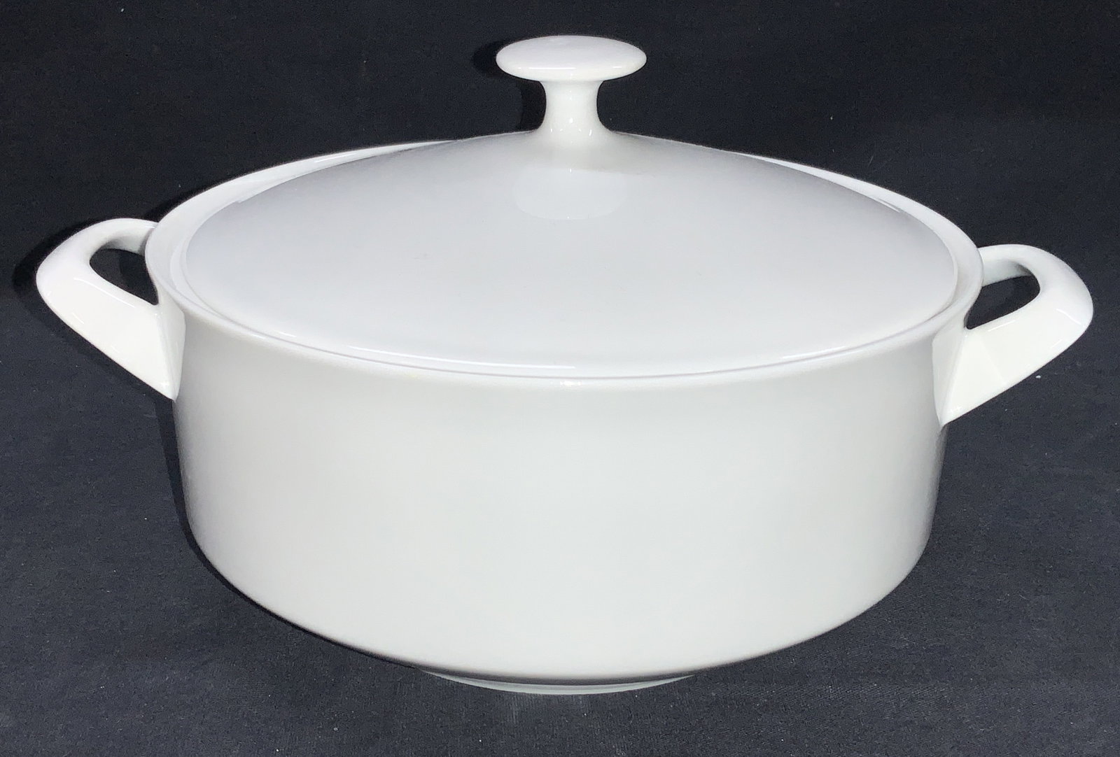 White Arsberg Ceramic Lidded Pot, Germany (1 of 5)