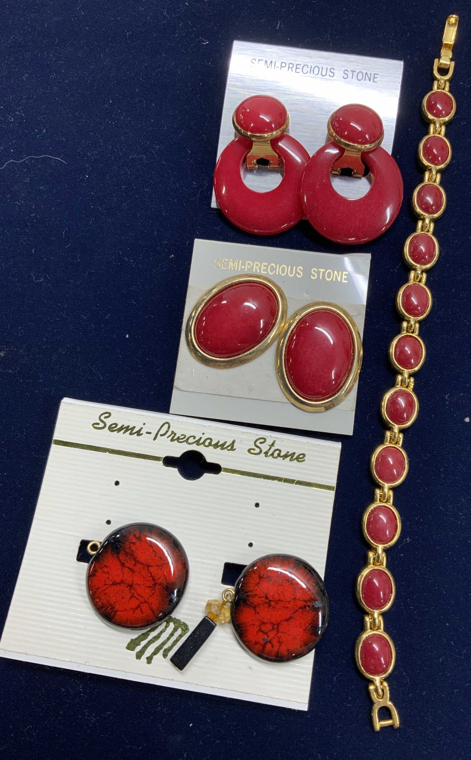 Lot 4 Red Jewelry, 3 Pairs Earrings & Bracelet (1 of 10)