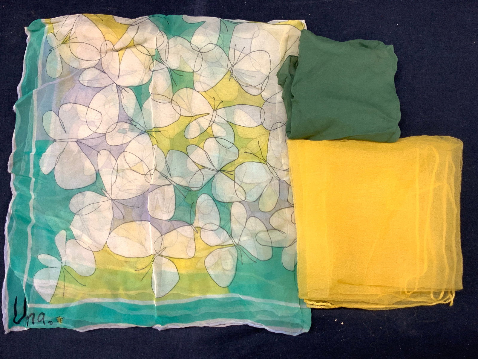Lot 3 Green & Yellow Scarves VERA & More (1 of 9)