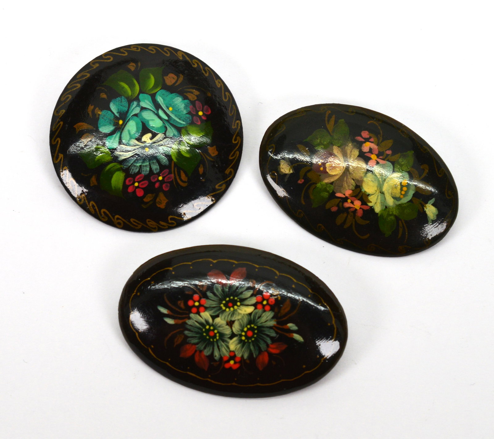 3 Vntg Russian Fedoskino Sgnd Hand painted Brooches (1 of 2)