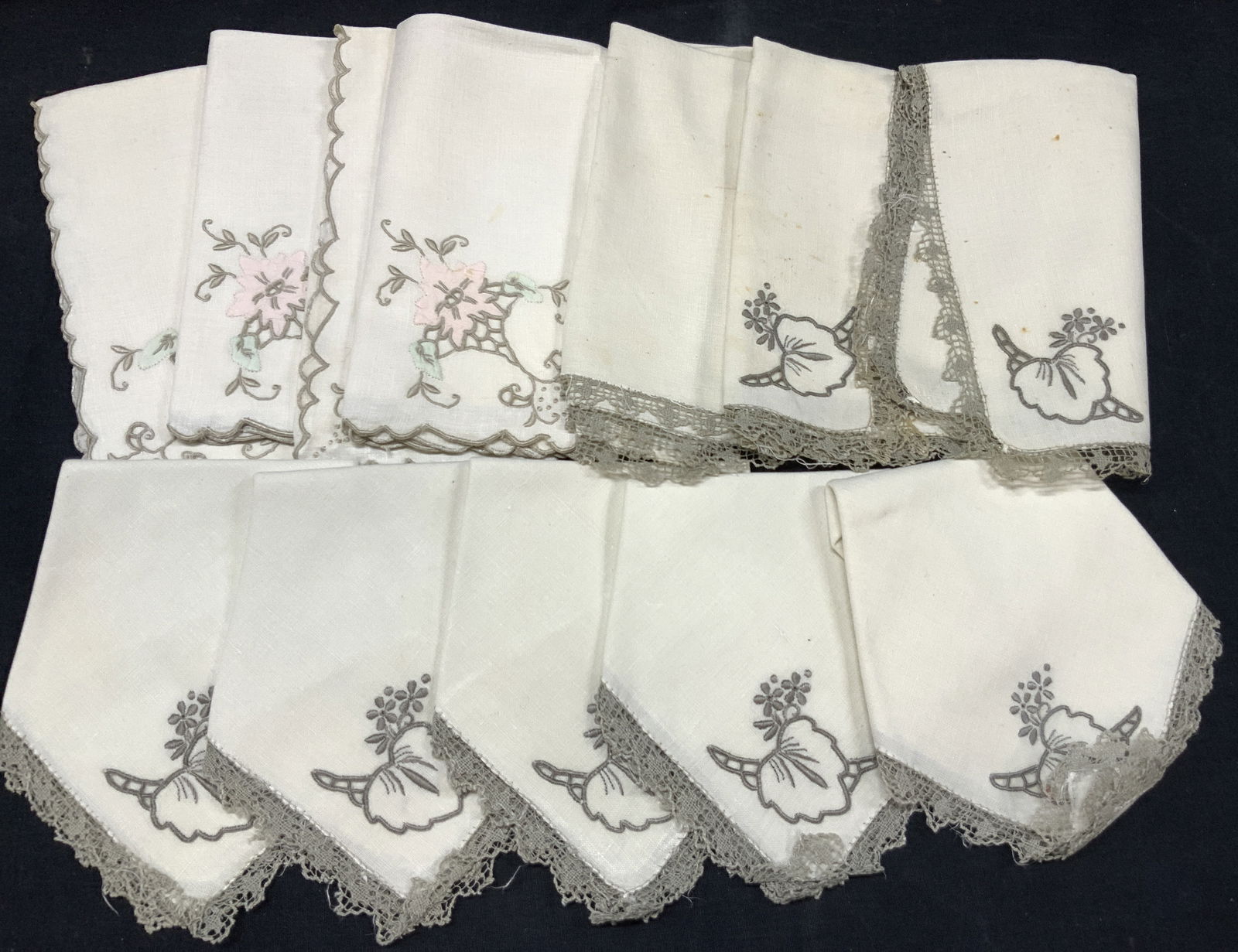 Set 12 Embroidered & Lace Home Linens (1 of 8)