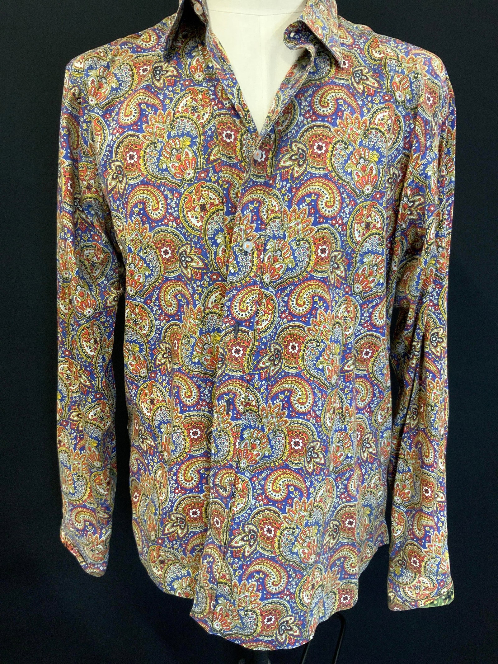 David Smith Paisley Cotton Button Up Shirt: David smith 2xl, cotton button up. Marked no artificial colors. Adorn in paisley patterns with vibrant colors. Sleeves measure 21 inches from underarm inseam torso measures 29 inches and chest measure
