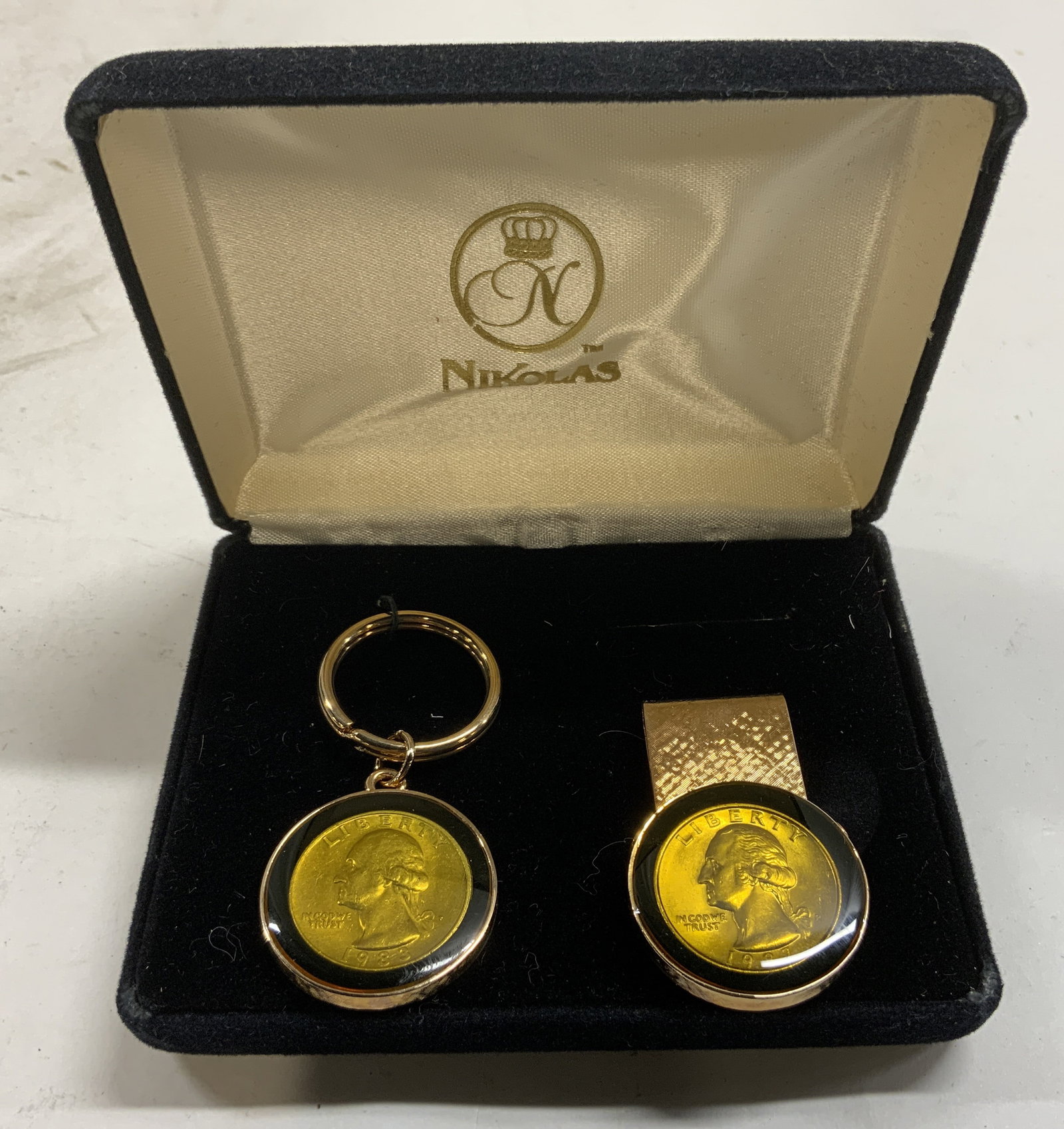 Vntg Enameled Quarter Keychain & Money Clip W Case (1 of 6)