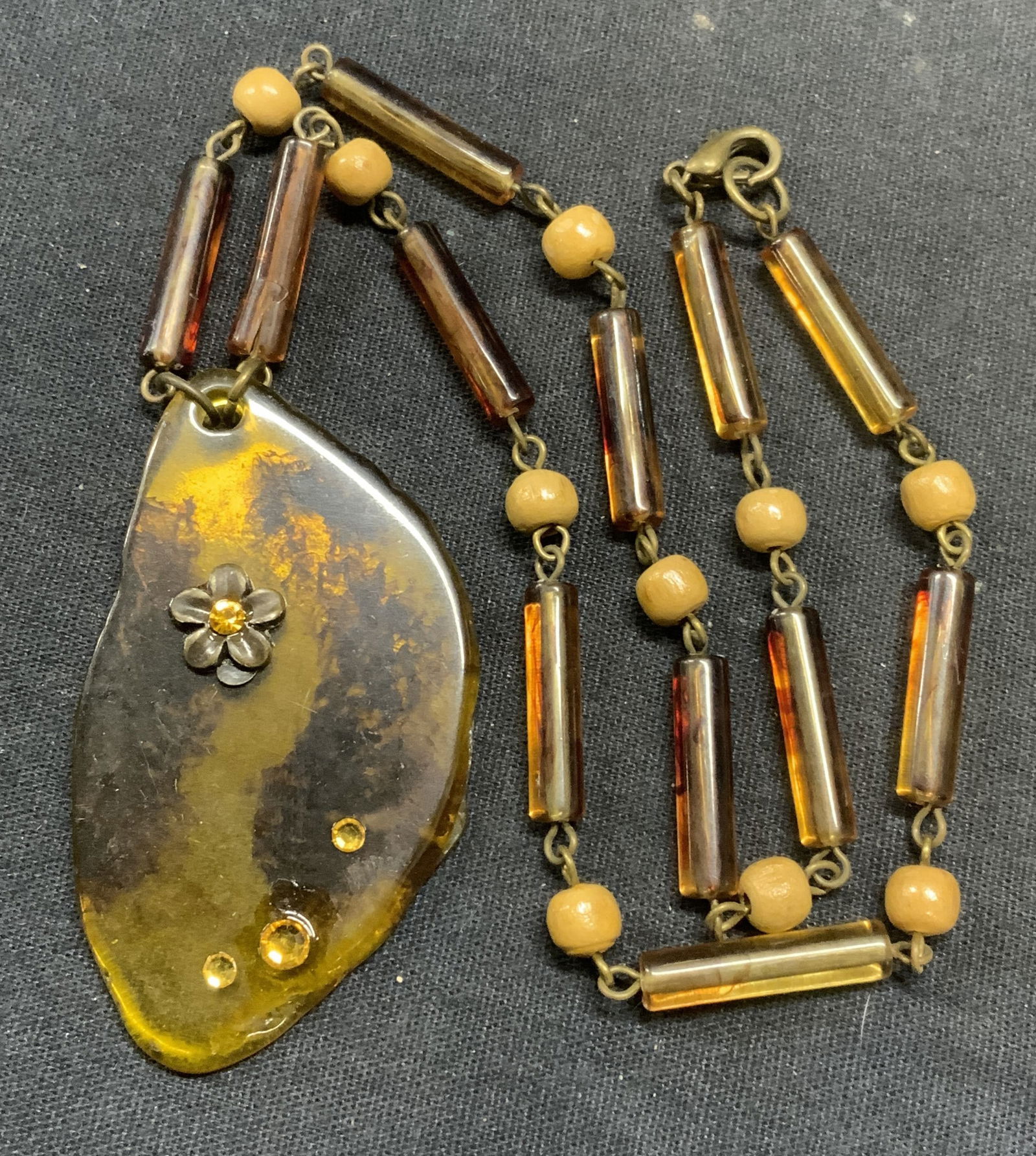 Amber Style Beaded Pendant Choker Necklace (1 of 6)