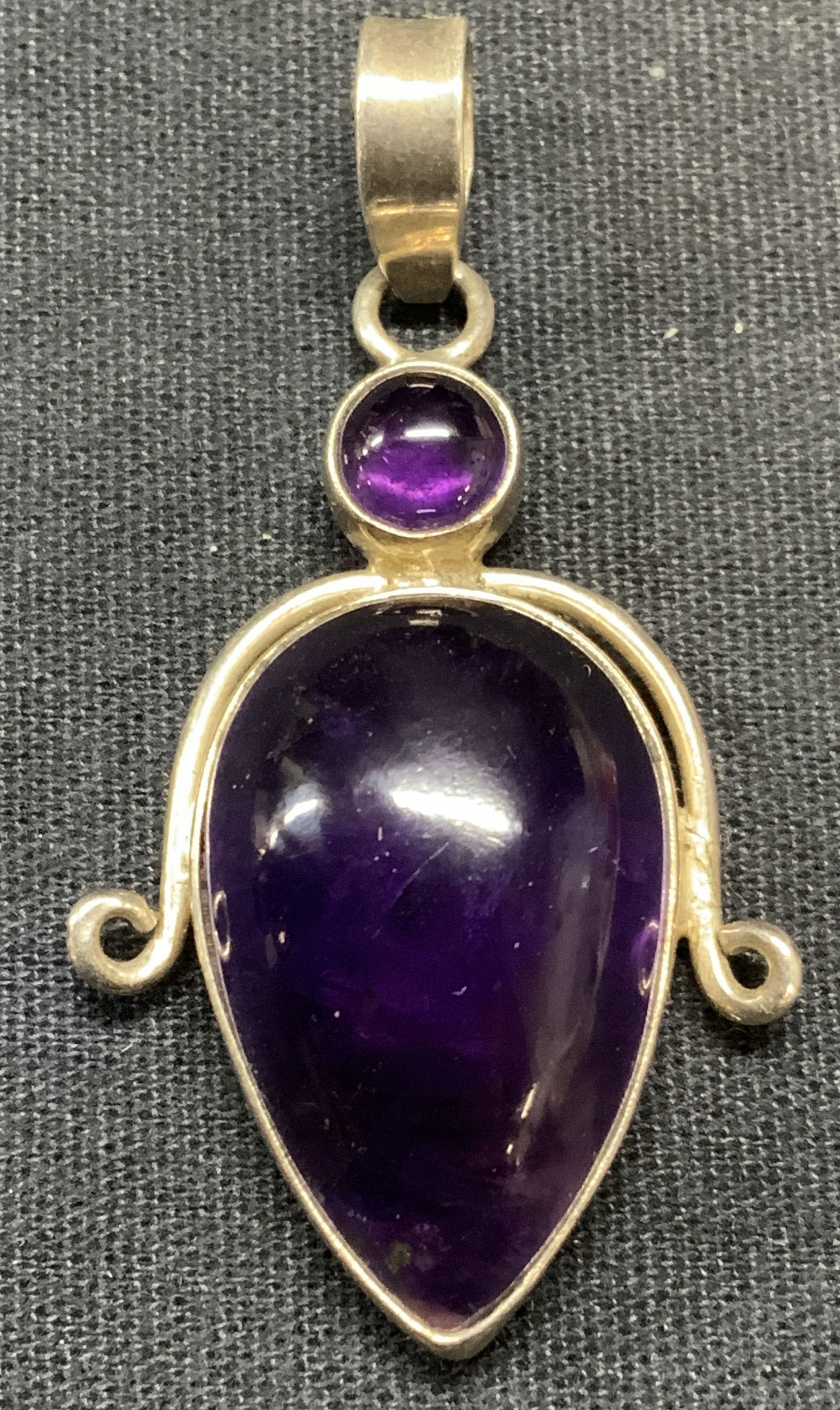Vintage Sterling Silver & Amethyst Pendant (1 of 7)