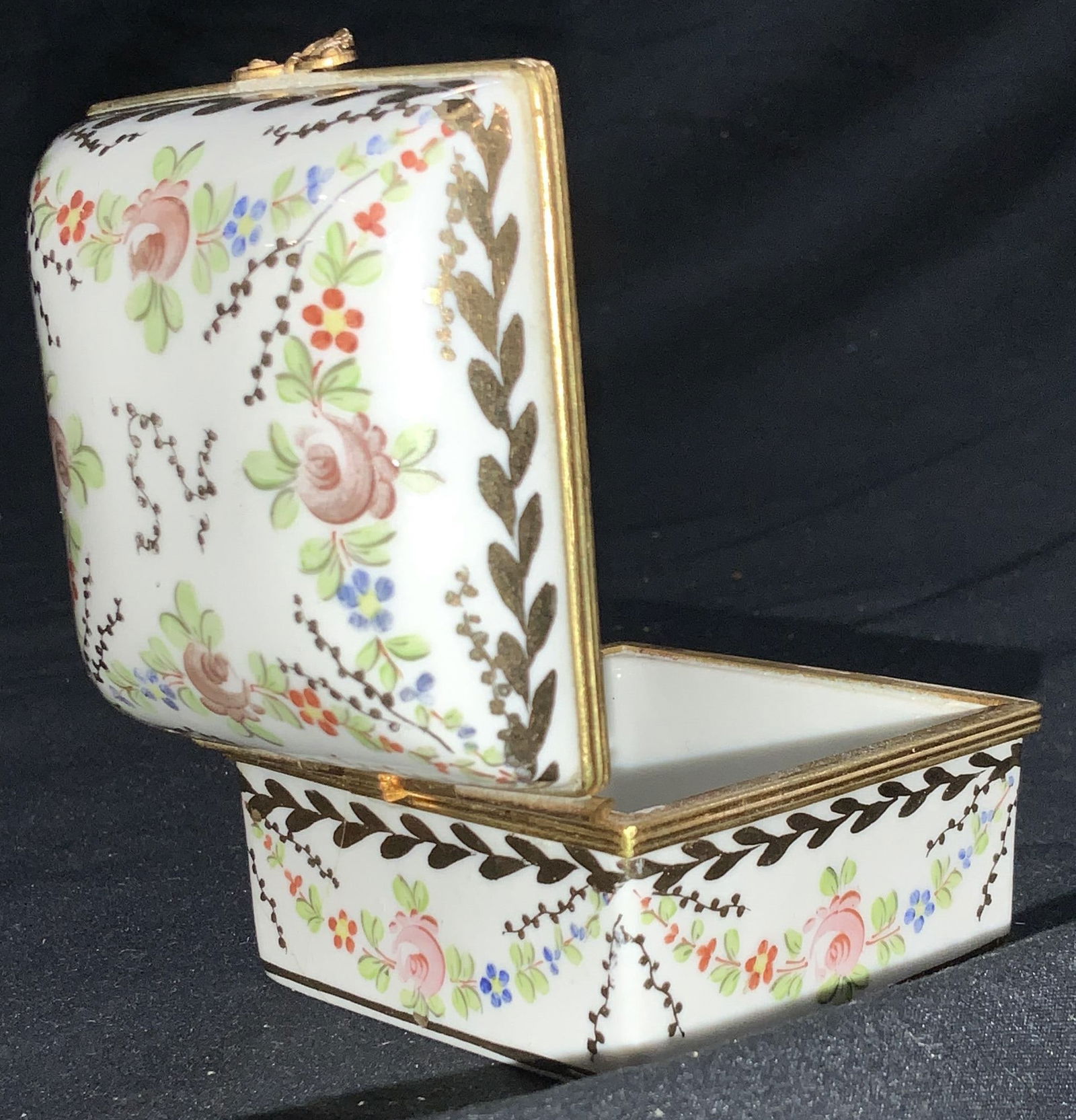 C.P.&Co. Painted Floral Porcelain Pill Box, France (1 of 7)
