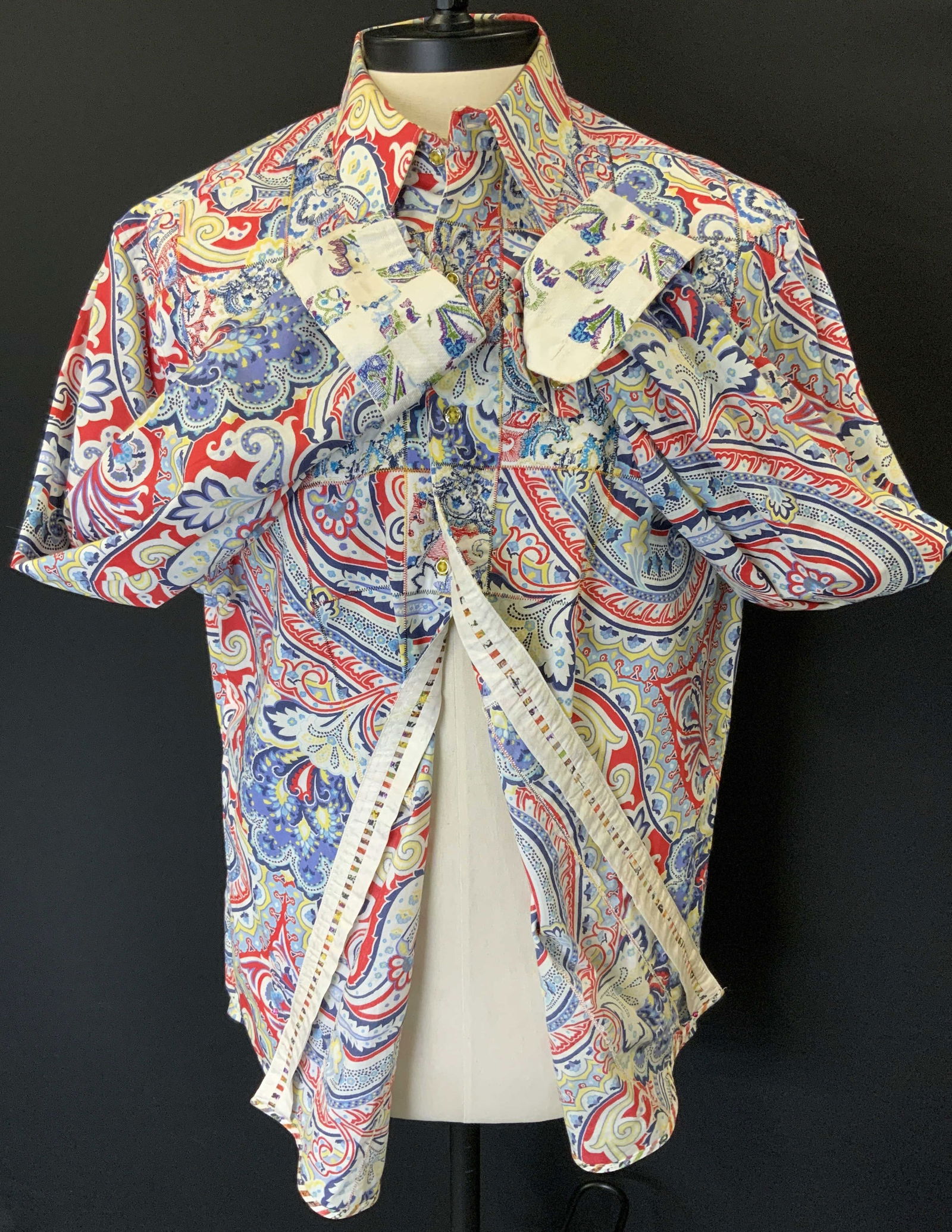 Robert Graham Men Paisley Cotton Shirt India (1 of 8)