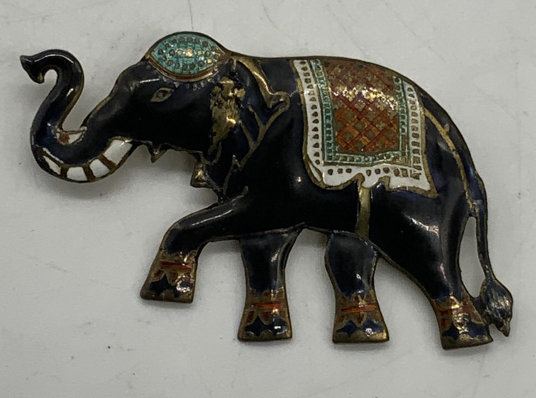Vntg SIAM Enameled Sterling Silver Elephant Brooch: Vintage sterling silver elephant brooch with enameled decoration. Possibly gold vermeil over sterling. Marked Siam, sterling to underside. Hinge pin to underside. Measures approx. 1.25 x 2 inches. Tot