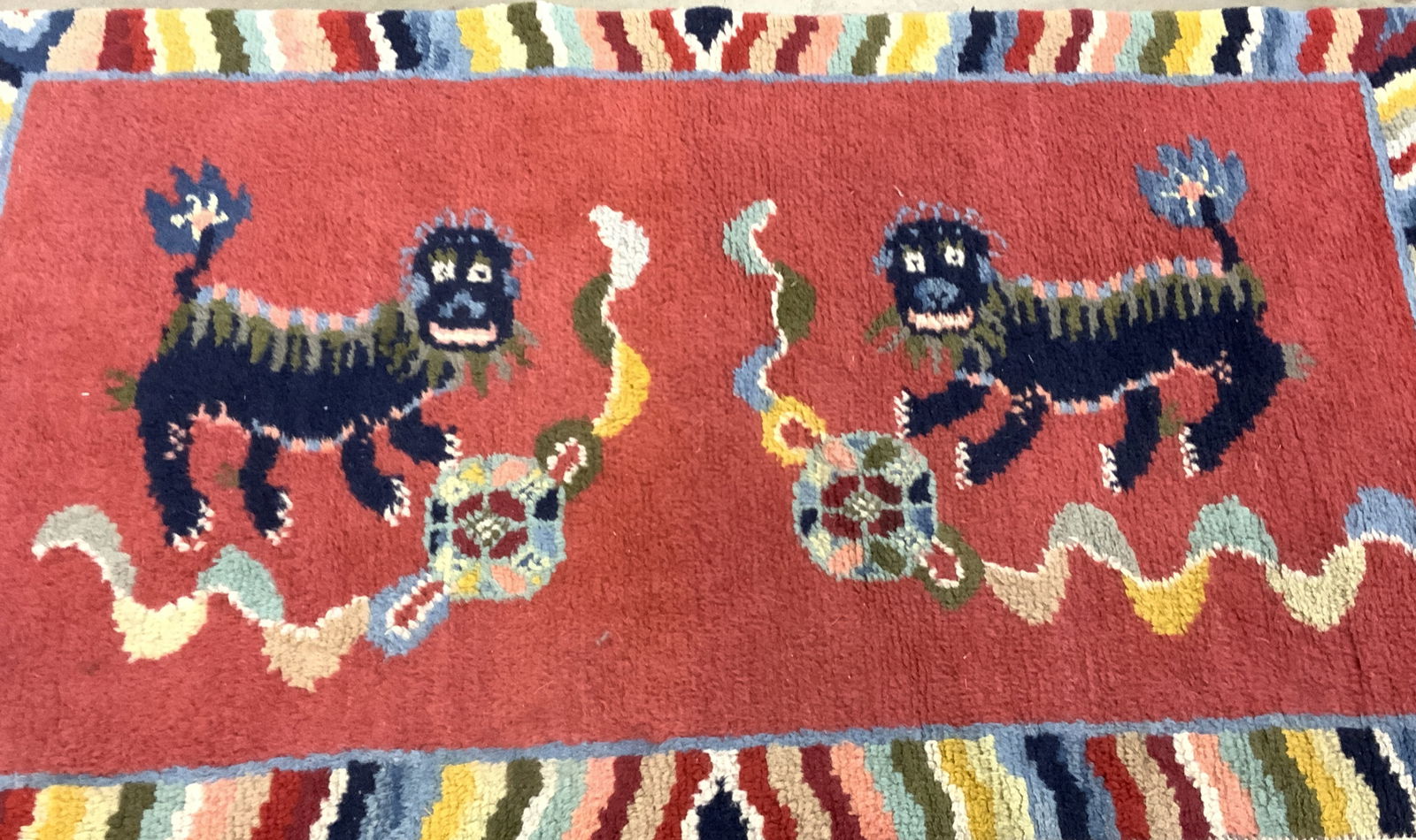 Asian Foo Dog Wool Accent Carpet, Hand Loomed (1 of 9)