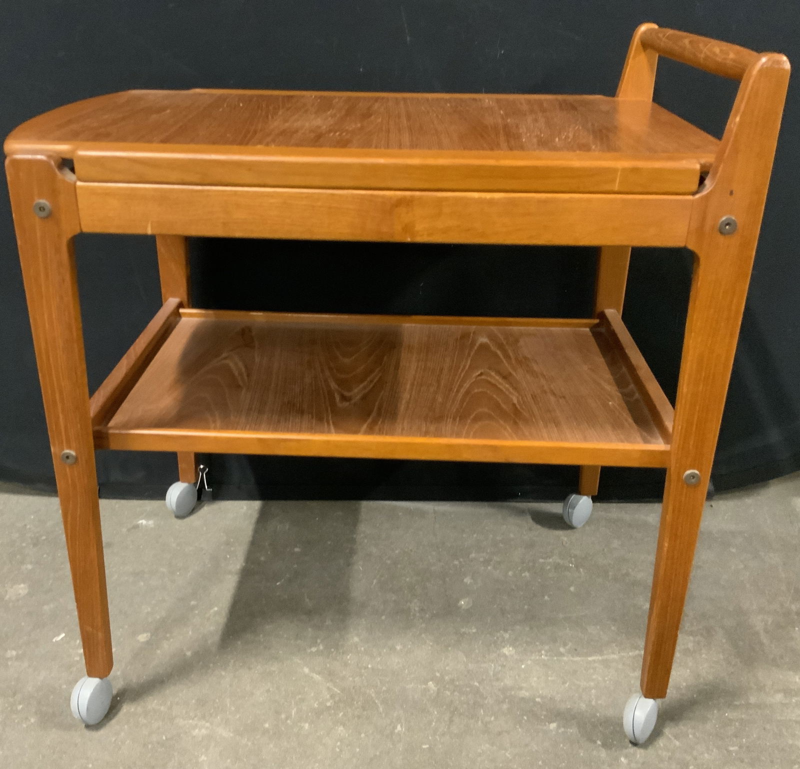 ERIK GUSTAFSSON Swedish Mid Century Modern Teacart (1 of 15)