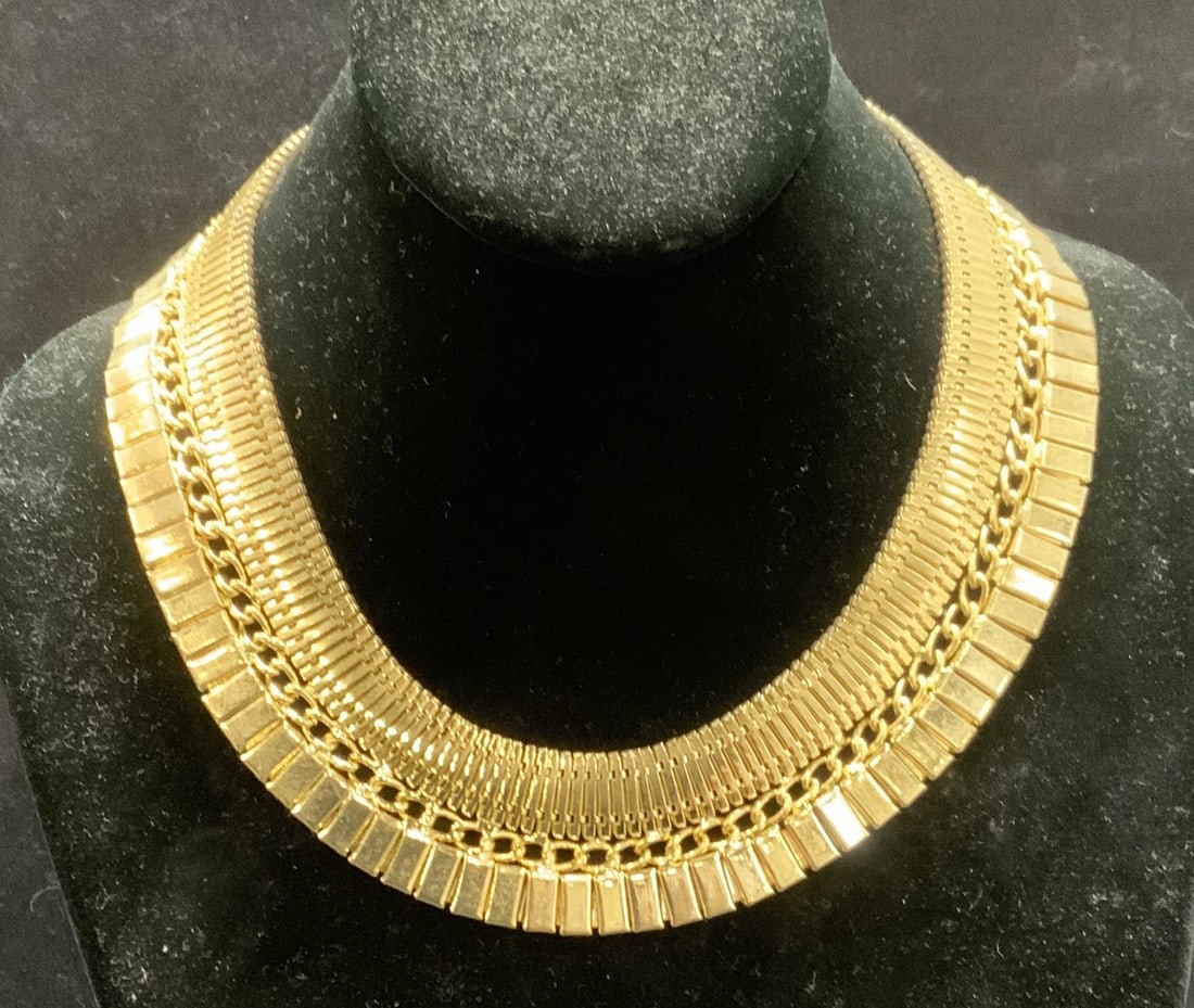 Vintage Gold Tone Choker Necklace: Vintage gold tone choker necklace with wide chain. Drop length approx. 8 inches, chain approx. 1.25 inches wide. Some surface wear including scratching observed. Estate jewelry, costume jewelry, cockt