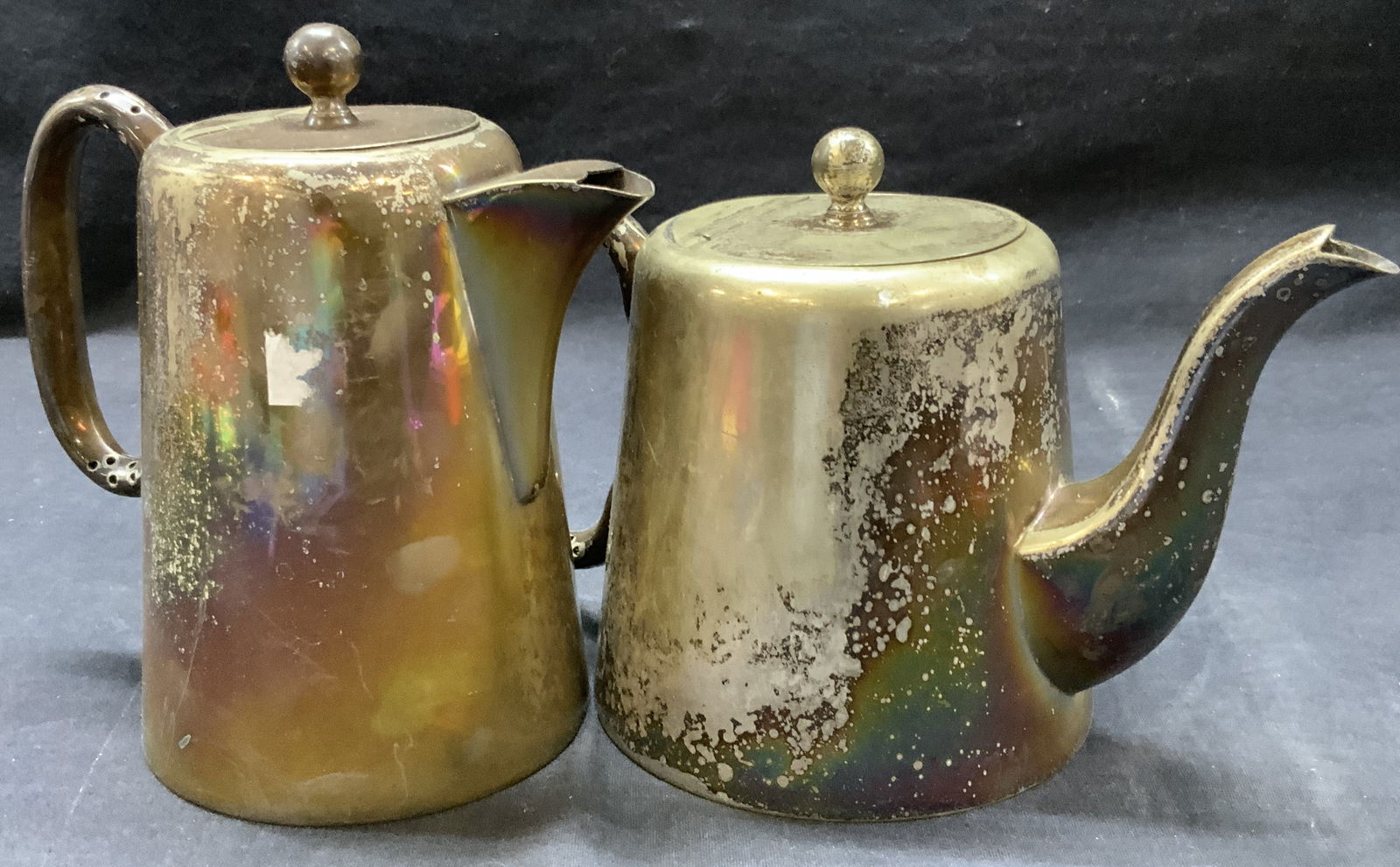 Lot 2 Sheffield Silver Plate Tea Pots (1 of 8)