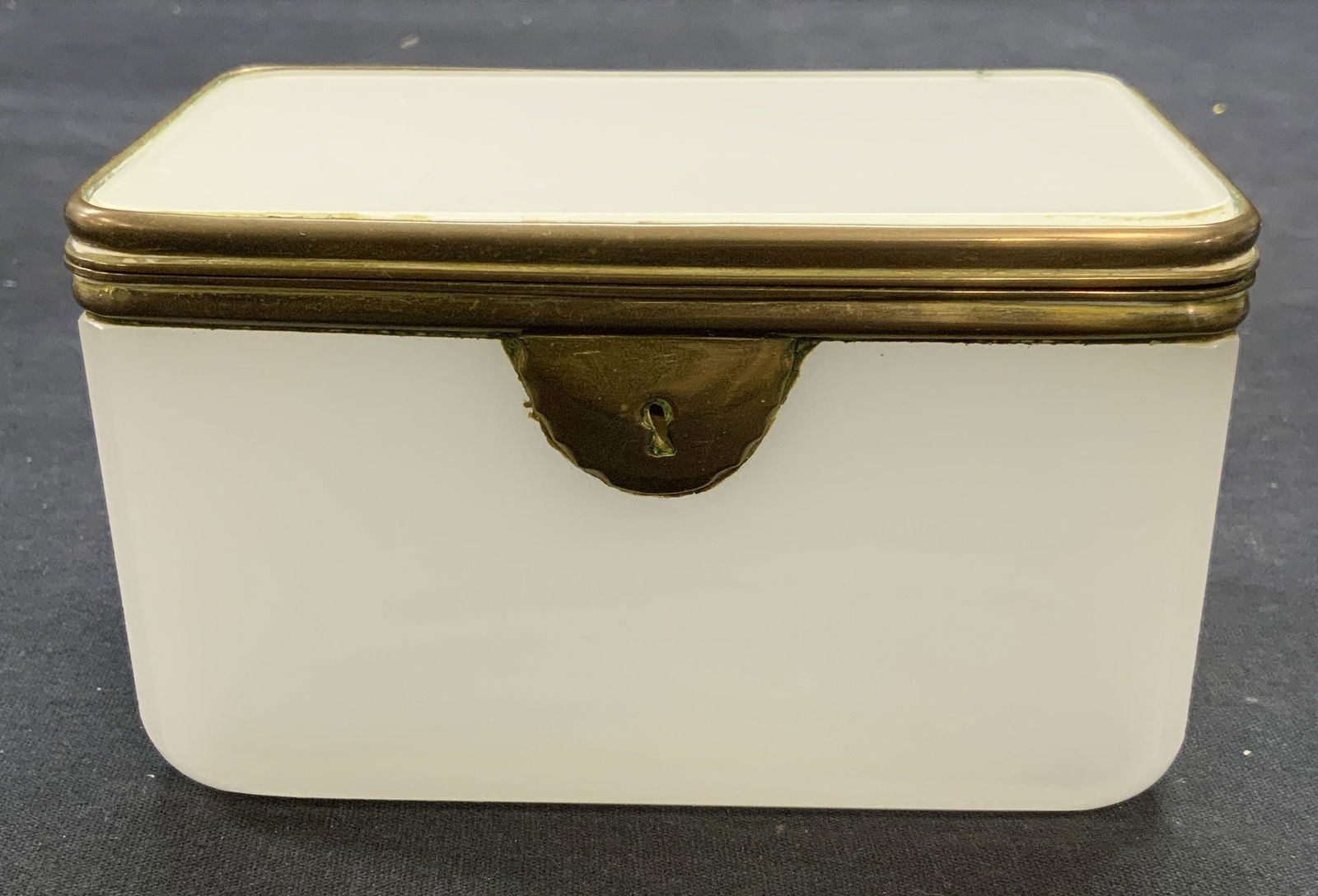 Vintage Lidded Milk Glass Keepsake Box (1 of 7)