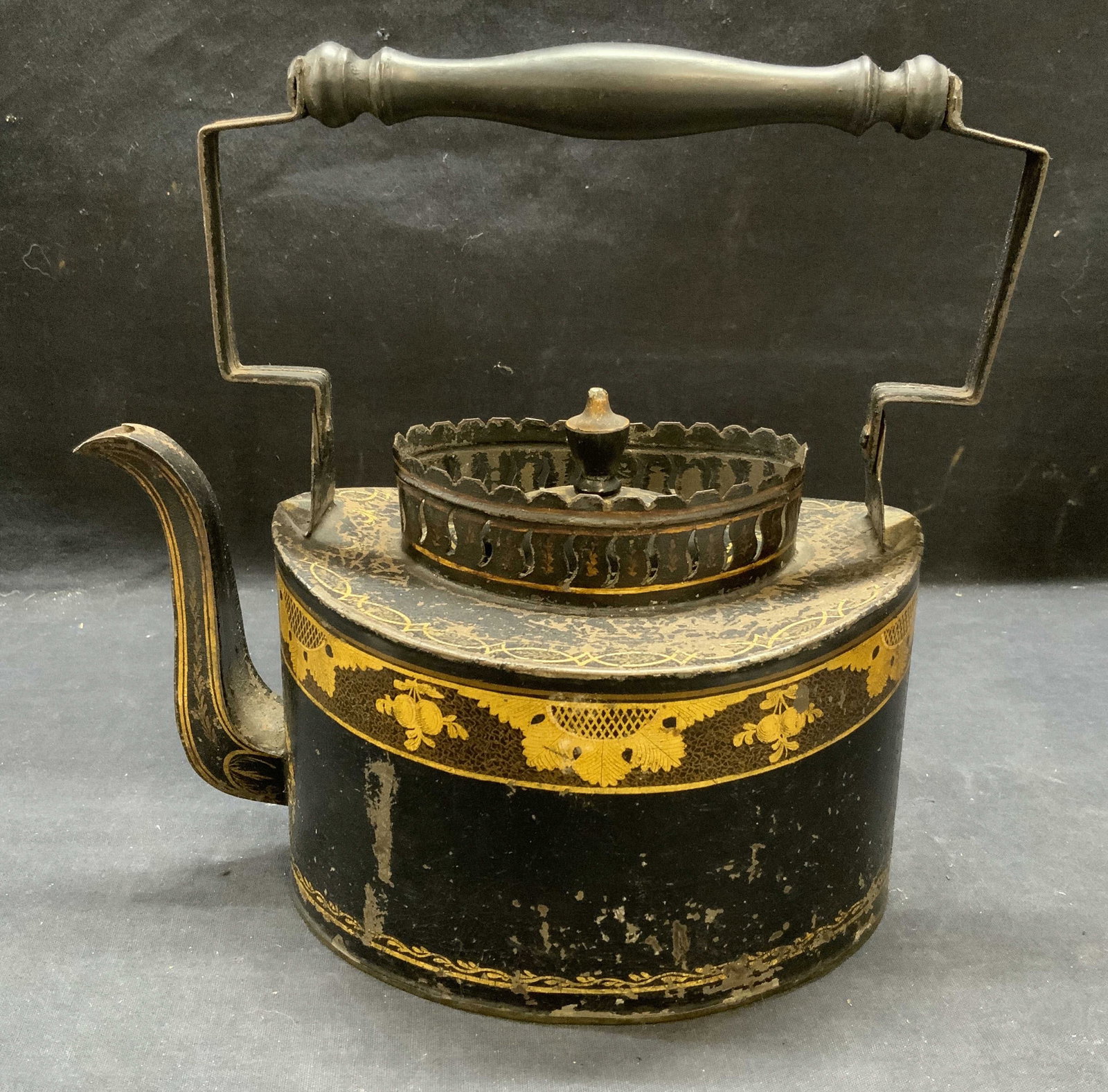 Vintage Gilt Black Toleware Kettle: Vintage gilt black Toleware kettle. Measures approx. 9.75 x 6 x 6.5 inches. Some surface wear including scratching and loss to paint observed. Kettle, vintage kettle, Toleware kettle, gilt kettle, col