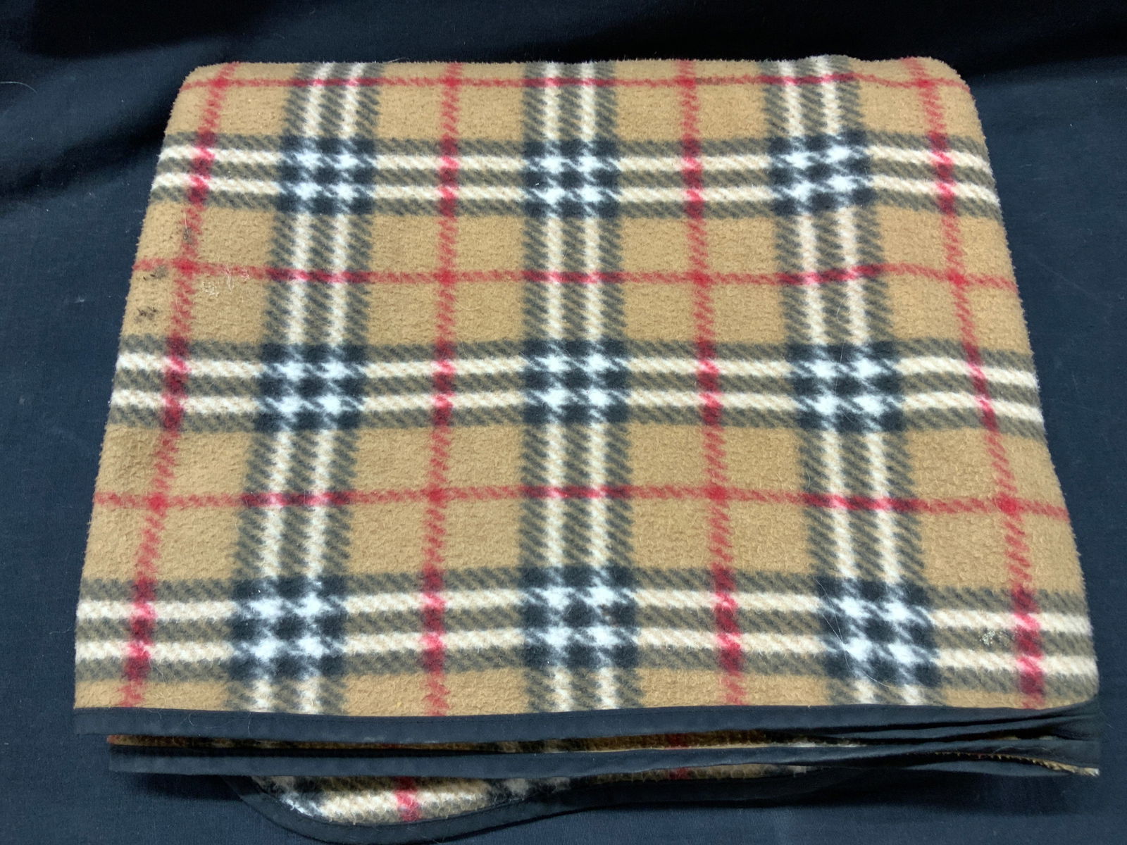 Burberry Style Tartan Check Throw Blanket (1 of 6)