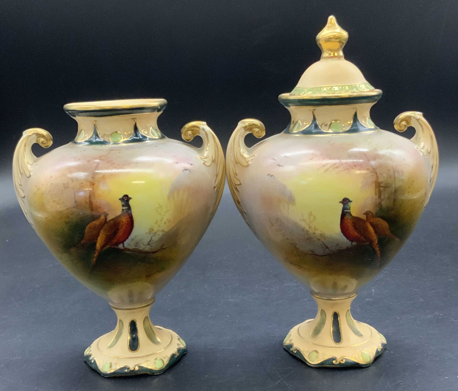 Pr SF&CO CROWN DEVON English Porcelain Urns, Lid (1 of 10)