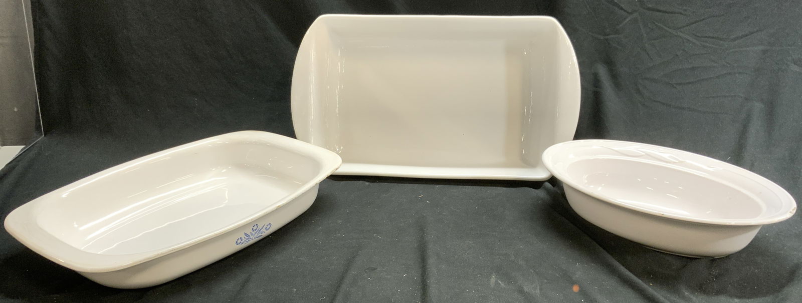 Lot 3 CORNINGWARE Porc Vessels Casserole Dishes (1 of 6)