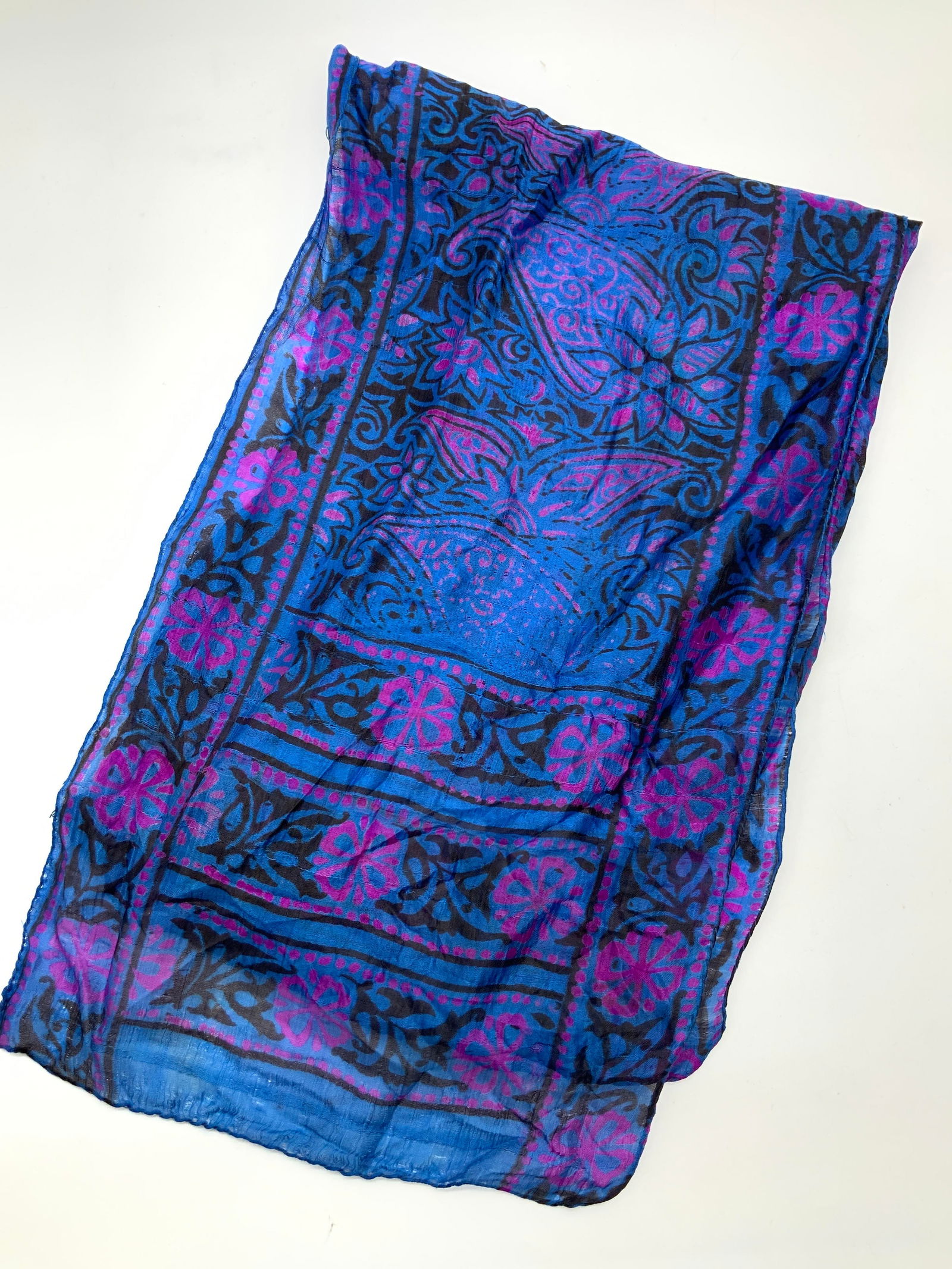 Hand Rolled Edges Patterned Scarf (1 of 7)