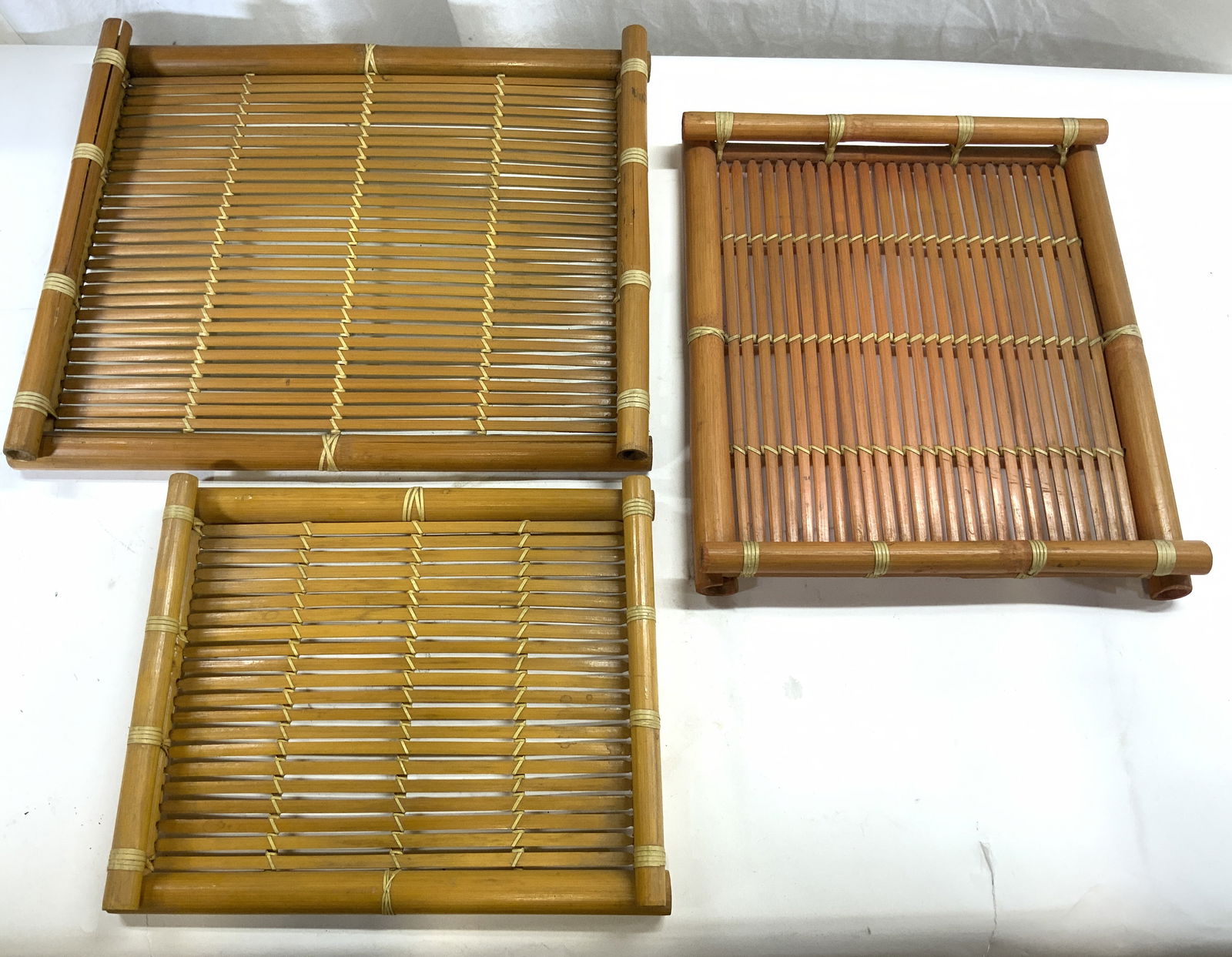 Lot 3 Bamboo Serving Trays (1 of 7)