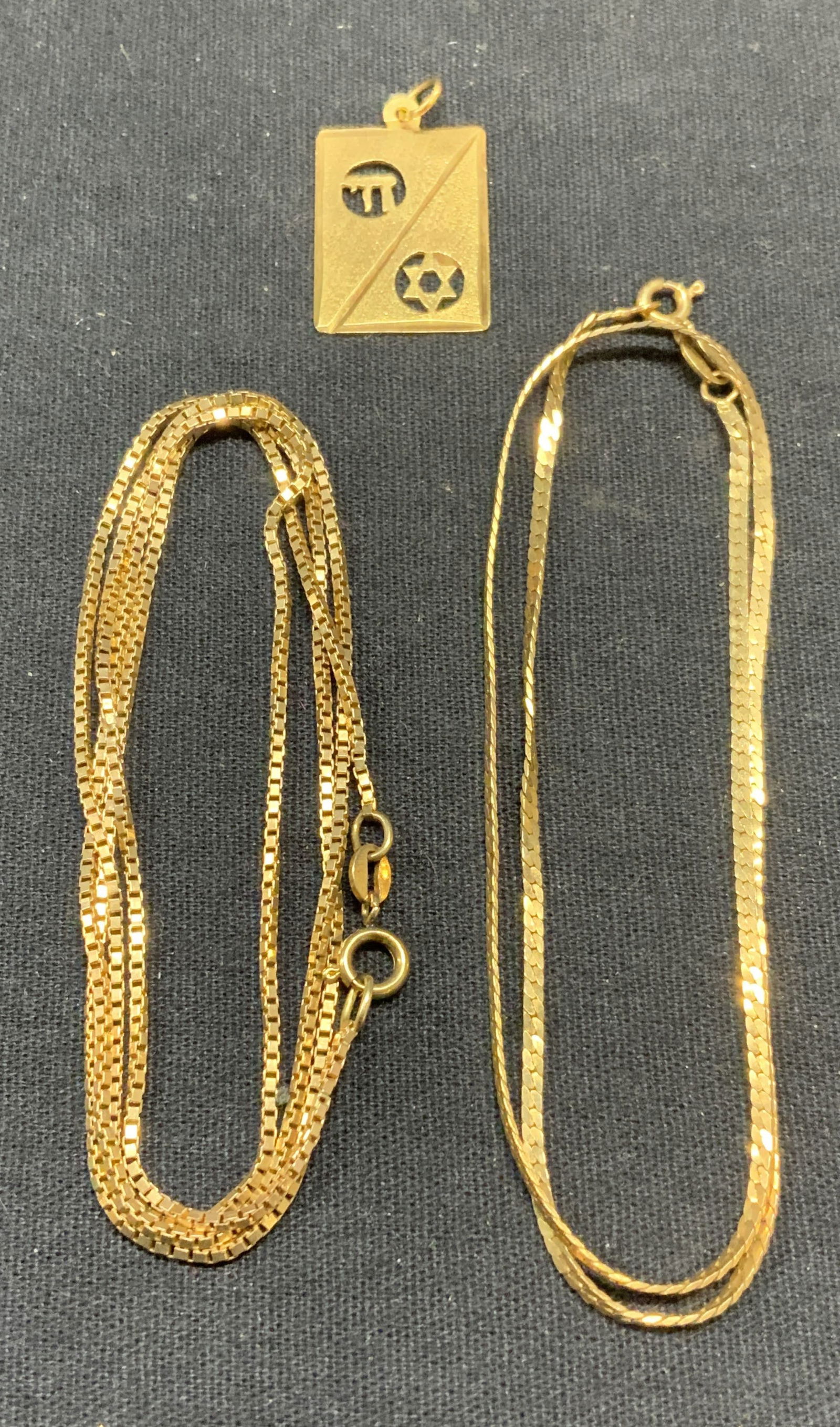 Lot 3 14k & 18k Gold Necklaces & Pendant (1 of 7)
