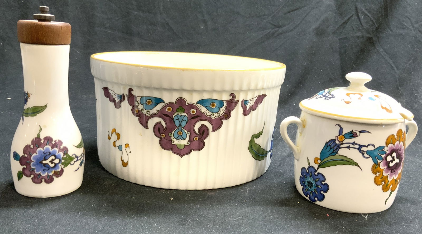 3 ROYAL WORCESTER PALMYRA Porc Tableware ENGLAND (1 of 7)