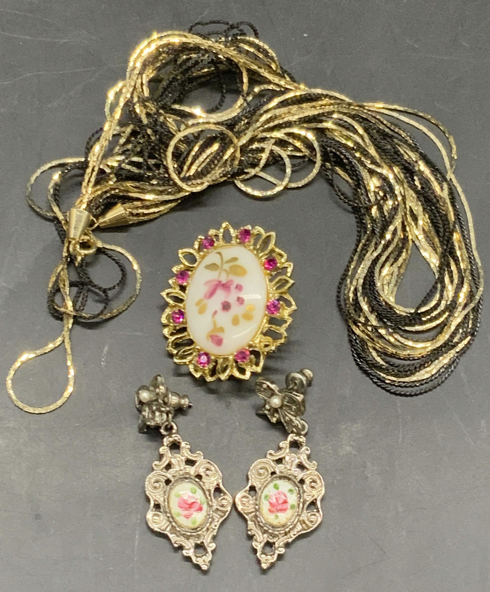 Lot 3 Vintage Floral Earrings, Brooch, & Necklace (1 of 7)