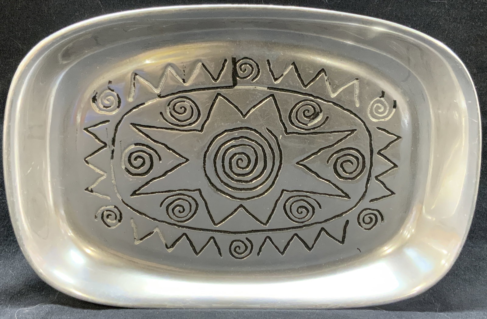 RWP The Wilton Co Etched Pewter Trinket Tray (1 of 7)