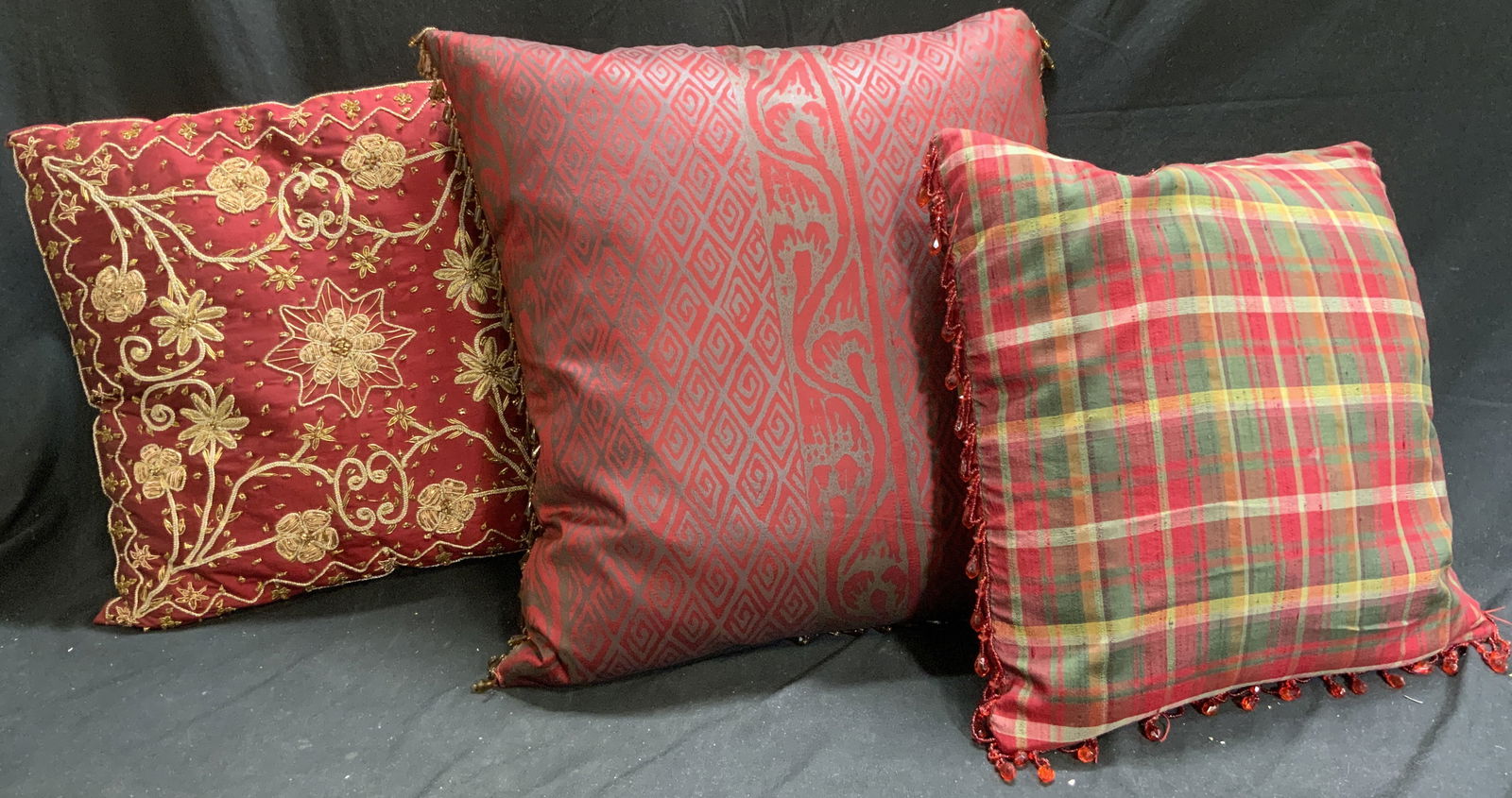 Lot 3 Beaded & Embroidered Throw Pillows (1 of 7)