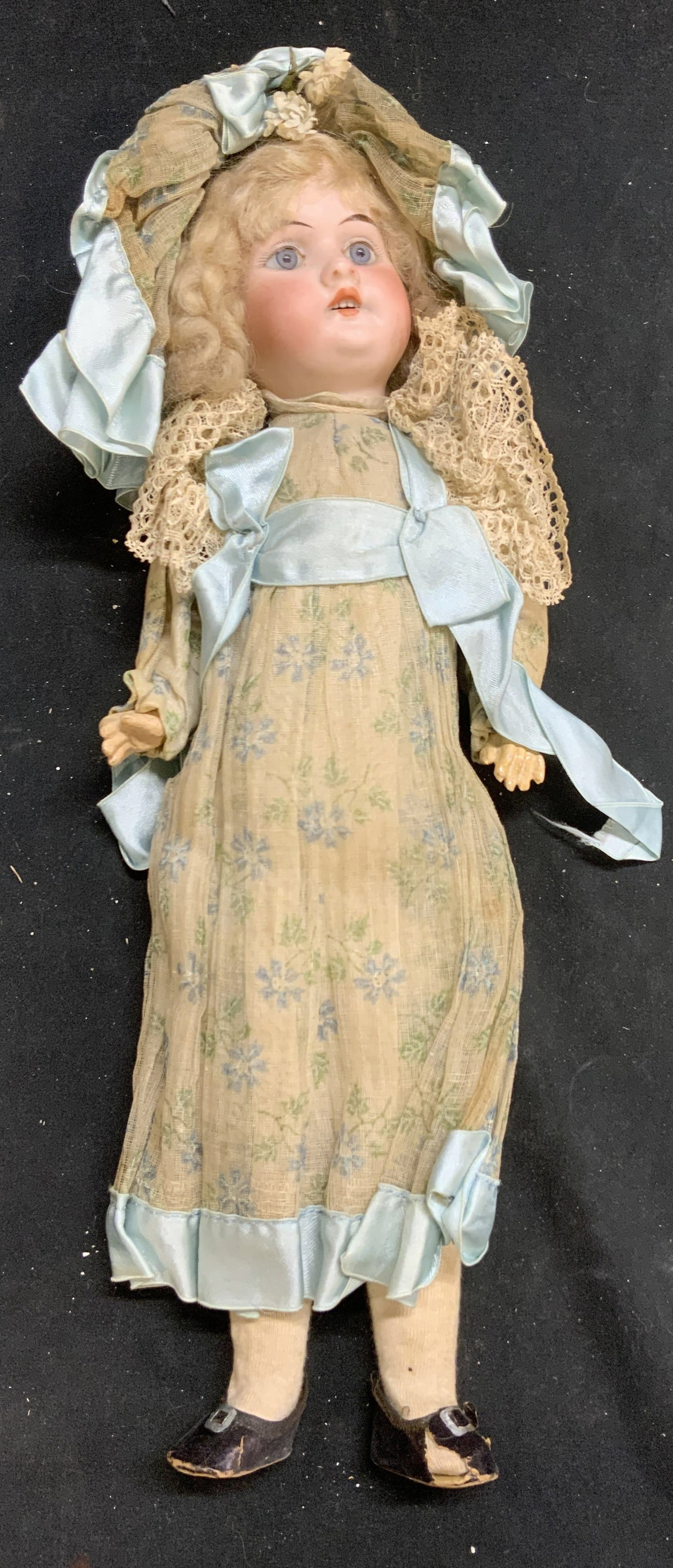 A KAMMER & REINHARDT Vtg Bisque Head Doll W Box (1 of 6)