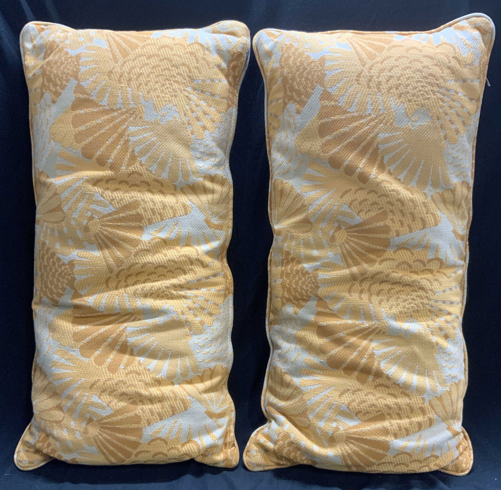 WHITNEY DESIGNS Pr Poly Floral Lumbar Pillows (1 of 7)