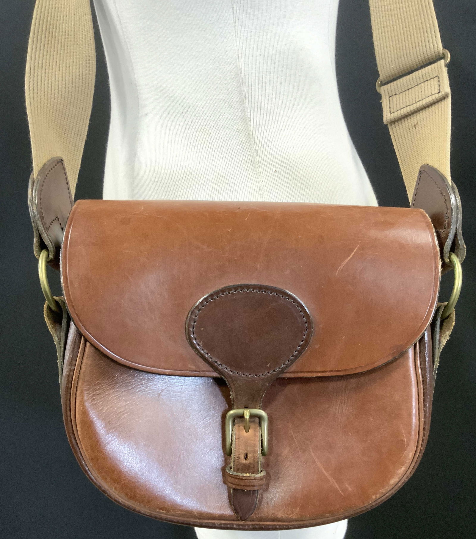 WH GIDDEN Leather Cross Body Bag LONDON (1 of 8)