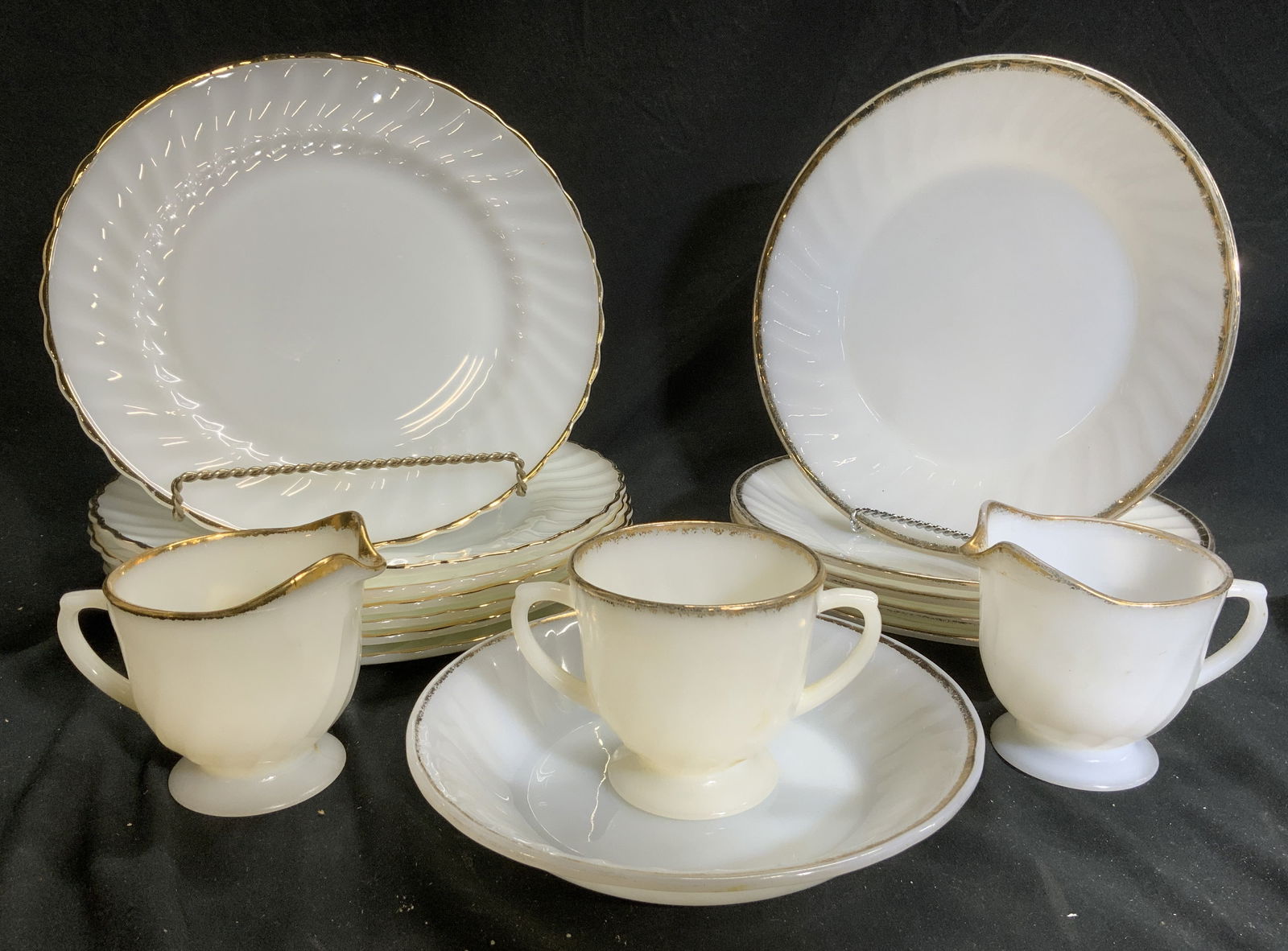 FIRE KING WARE USA Golden Shell Gilt Rim Glassware (1 of 8)